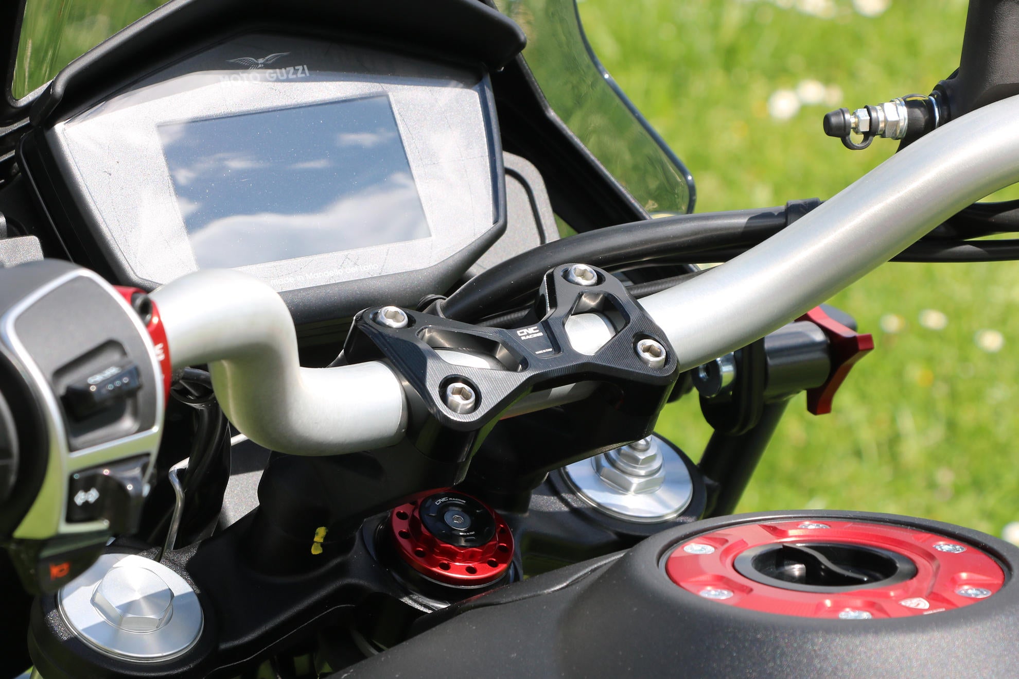 DADO CANNOTTO SI STERZO NERO CNC RACING MOTO GUZZI V85 TT 2019-23