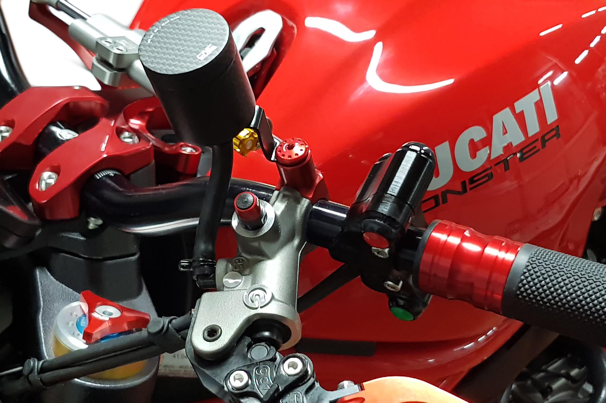 TAPPO FORO SPECCHIO M8 FILETTATURA DX CNC RACING