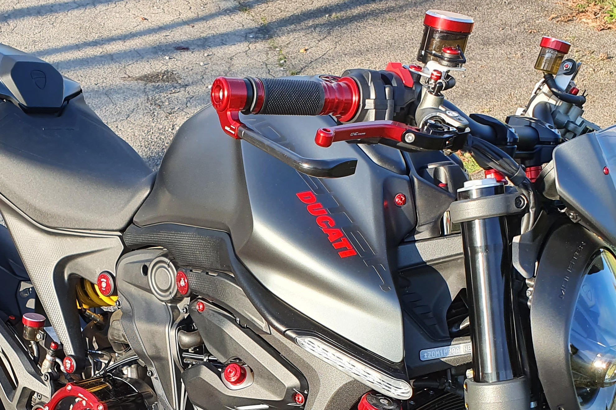 ADATTATORE PROTEZIONE LEVA FRENO/FRIZIONE CNC RACING DUCATI MONSTER 937 2021-24