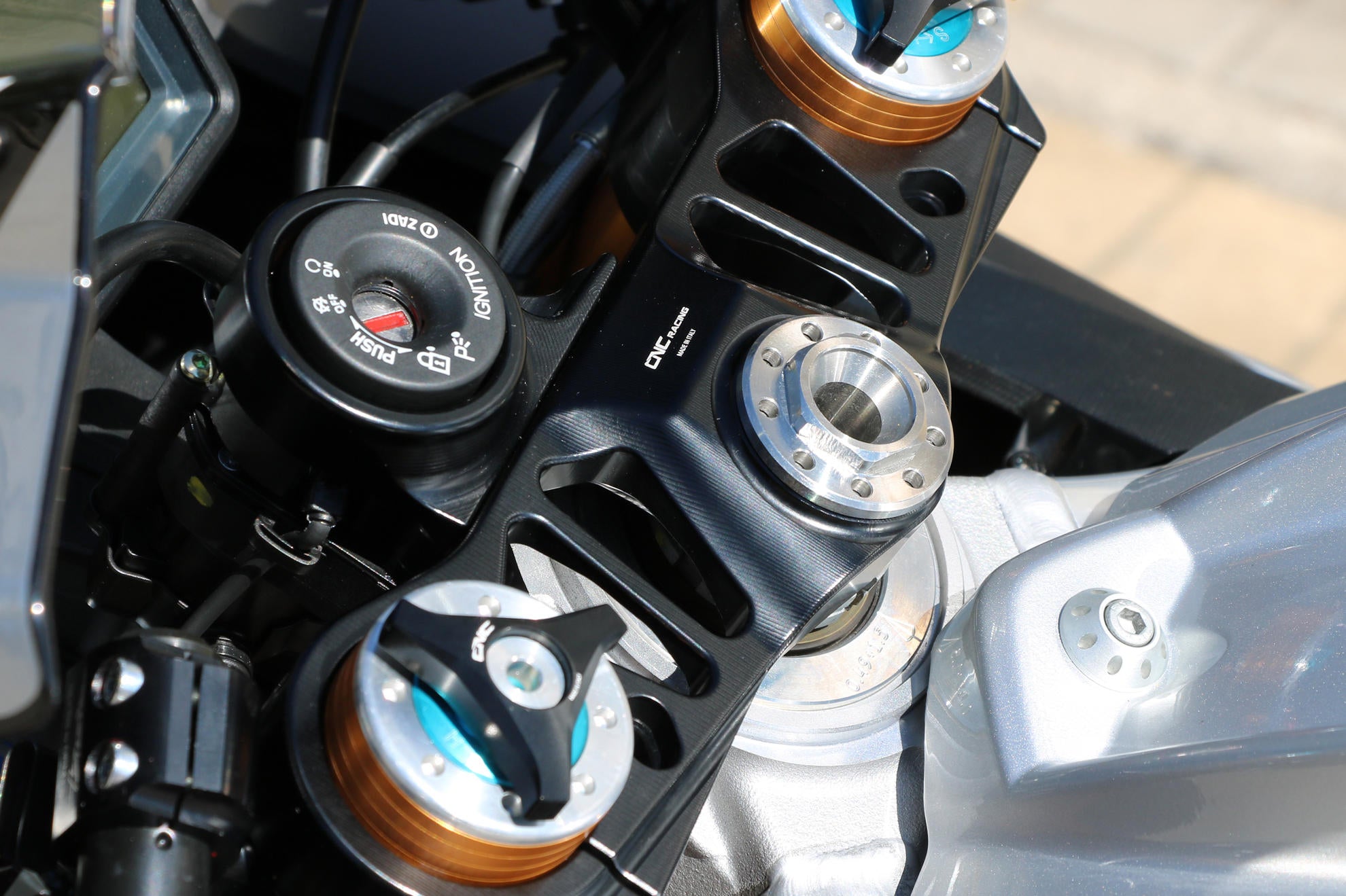 PIASTRA DI STERZO SUPERIORE CNC RACING APRILIA RSV4 RACING FACTORY 2015-18