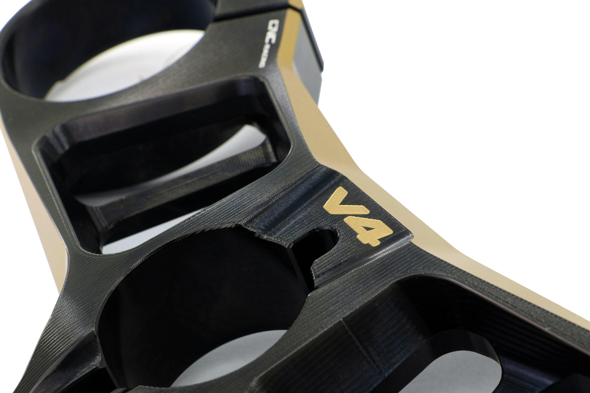 PIASTRE DI STERZO SUPERIORE black/red CNC RACING DUCATI PANIGALE V4 S