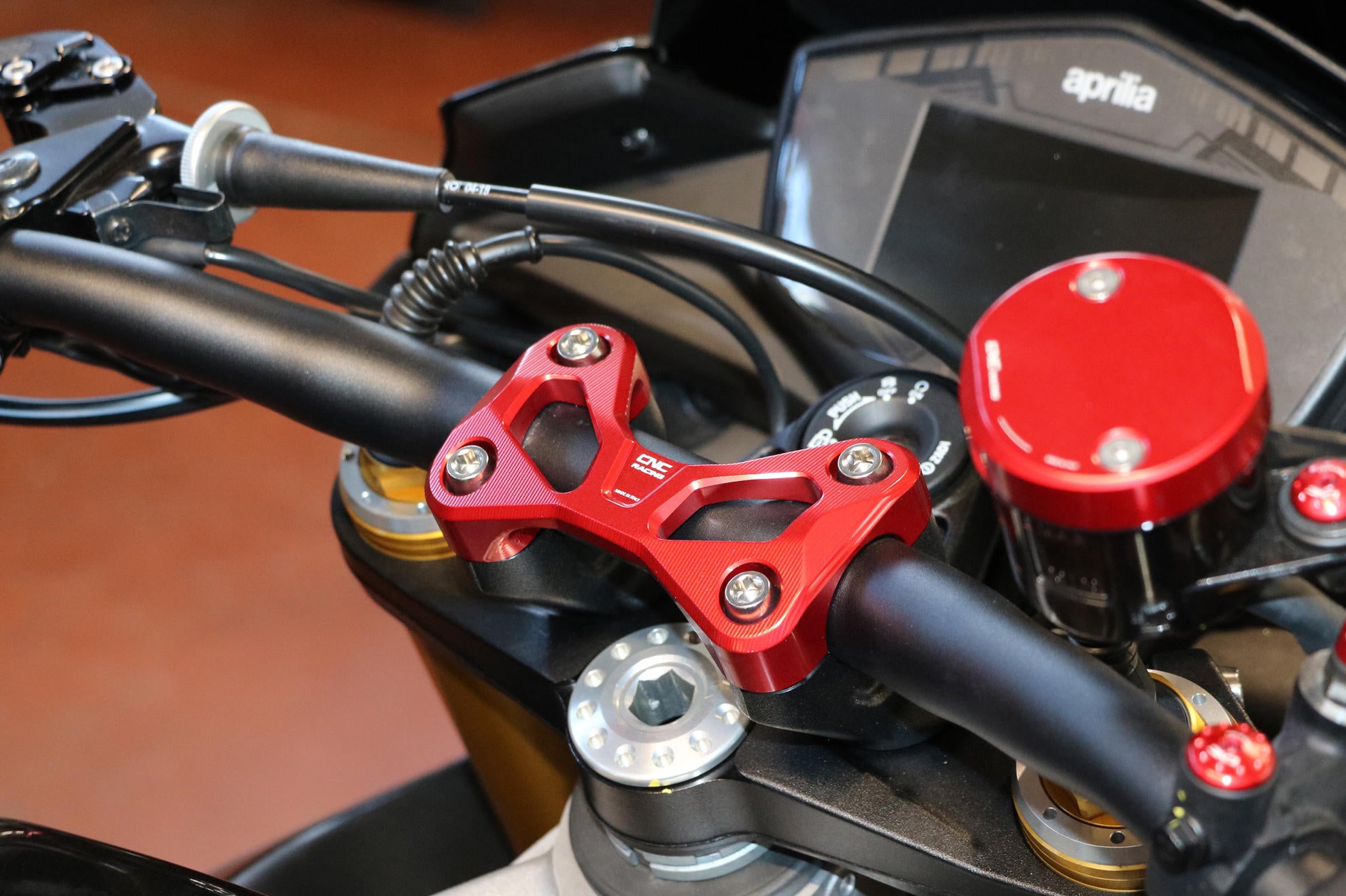 RISER MANUBRIO NERO CNC RACING APRILIA TUONO V4 1100 FACTORY 2017-22