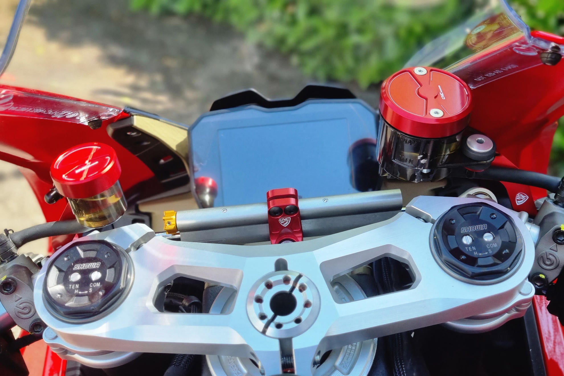 STEERING DAMPER BRACKETS BLACK CNC RACING DUCATI PANIGALE V4