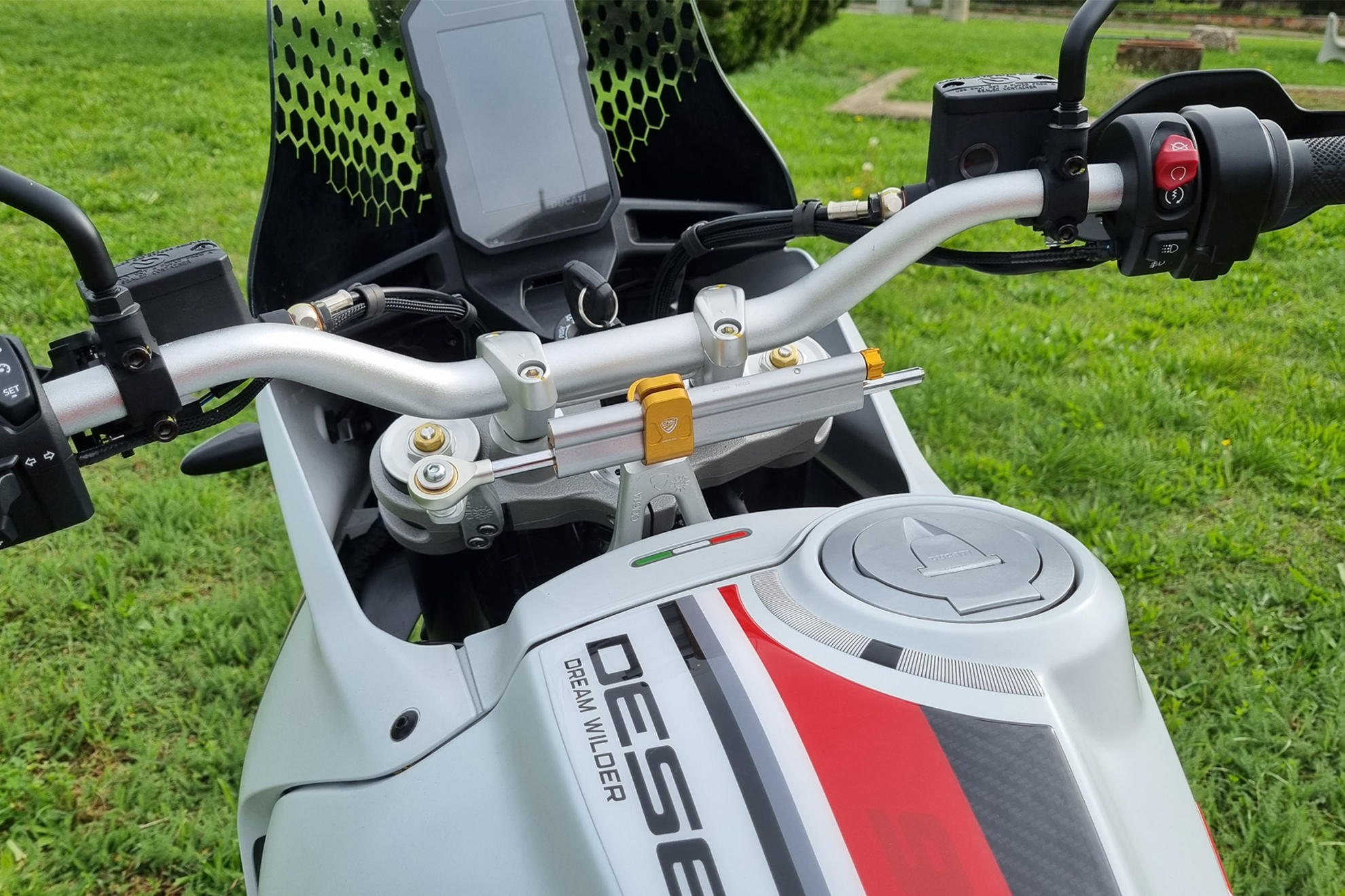 SUPPORTO AMMORTIZZATORE DI STERZO CNC RACING DUCATI DESERTX