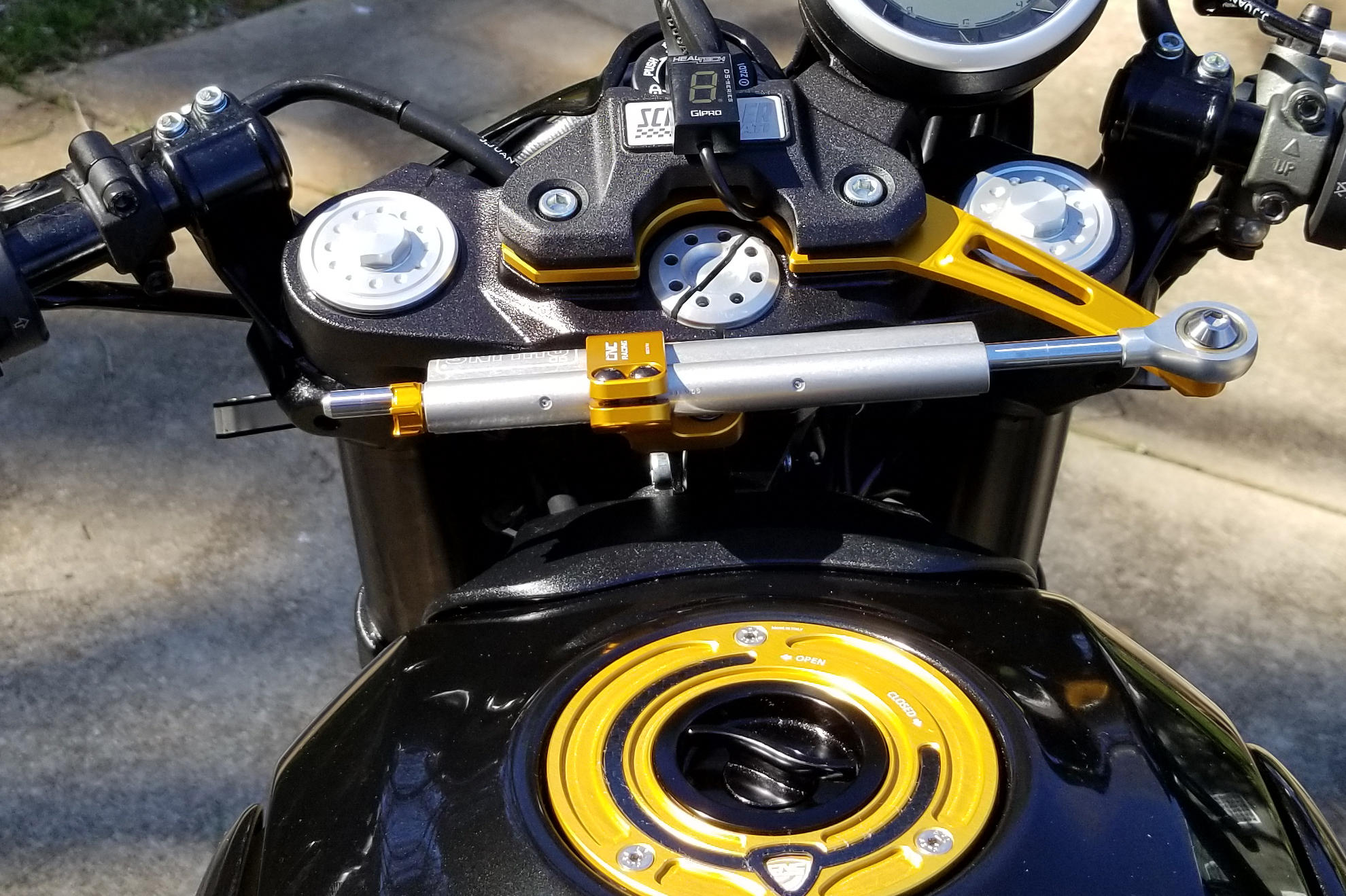 ADATTATORE AMMORTIZZATORE STERZO CNC RACING DUCATI SCRAMBLER CAFE RACER