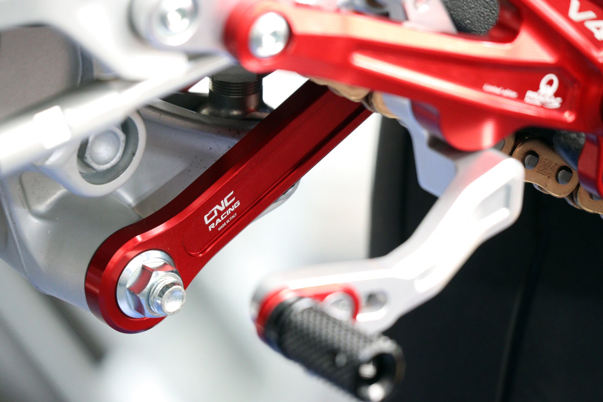 TIRANTI SOSPENSIONE POSTERIORE CNC RACING DUCATI PANIGALE V4 2020-24