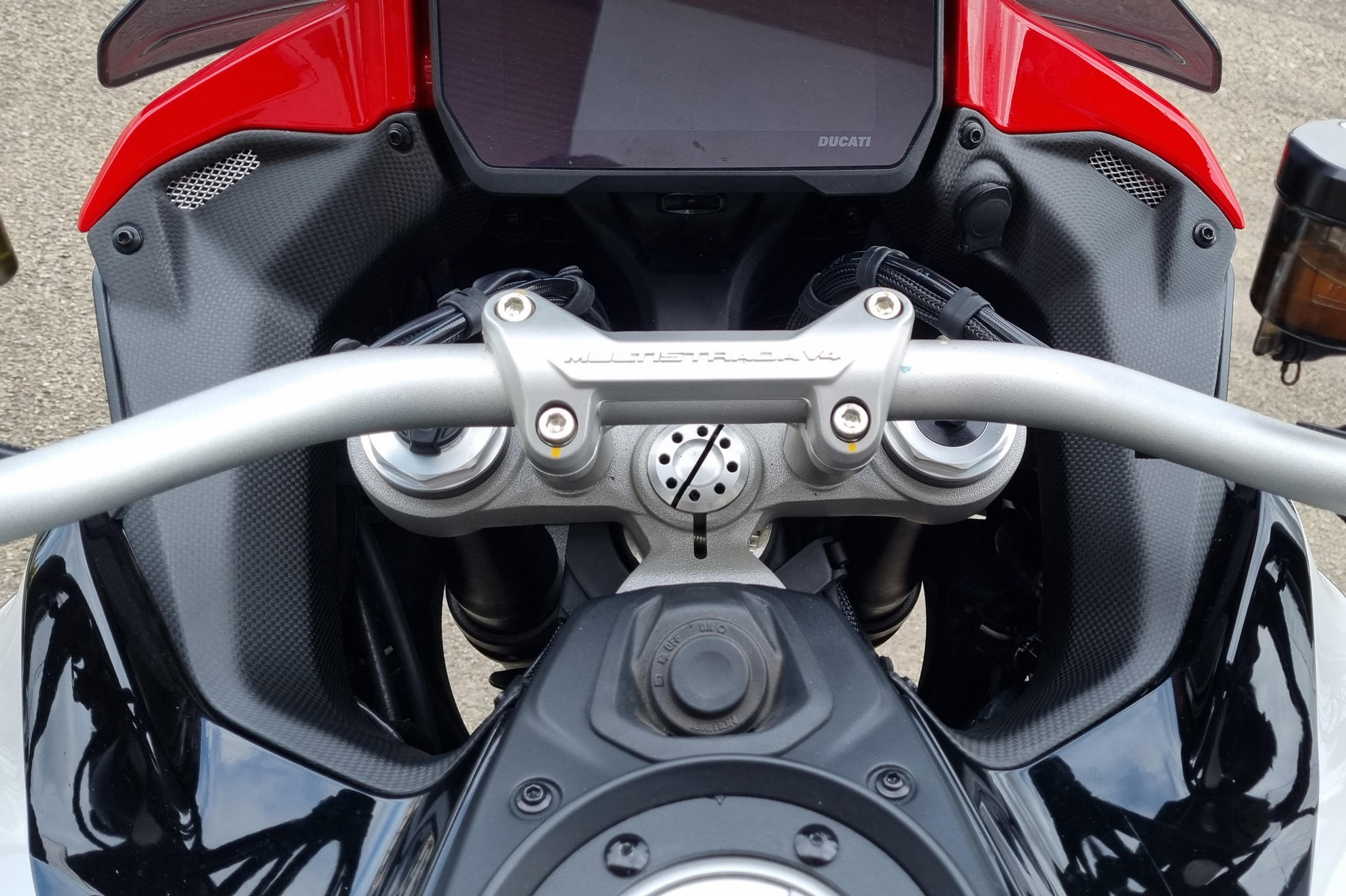 COVER PLANCIA INTERNA CARBONIO CNC RACING DUCATI MULTISTRADA V4 S 2021-24