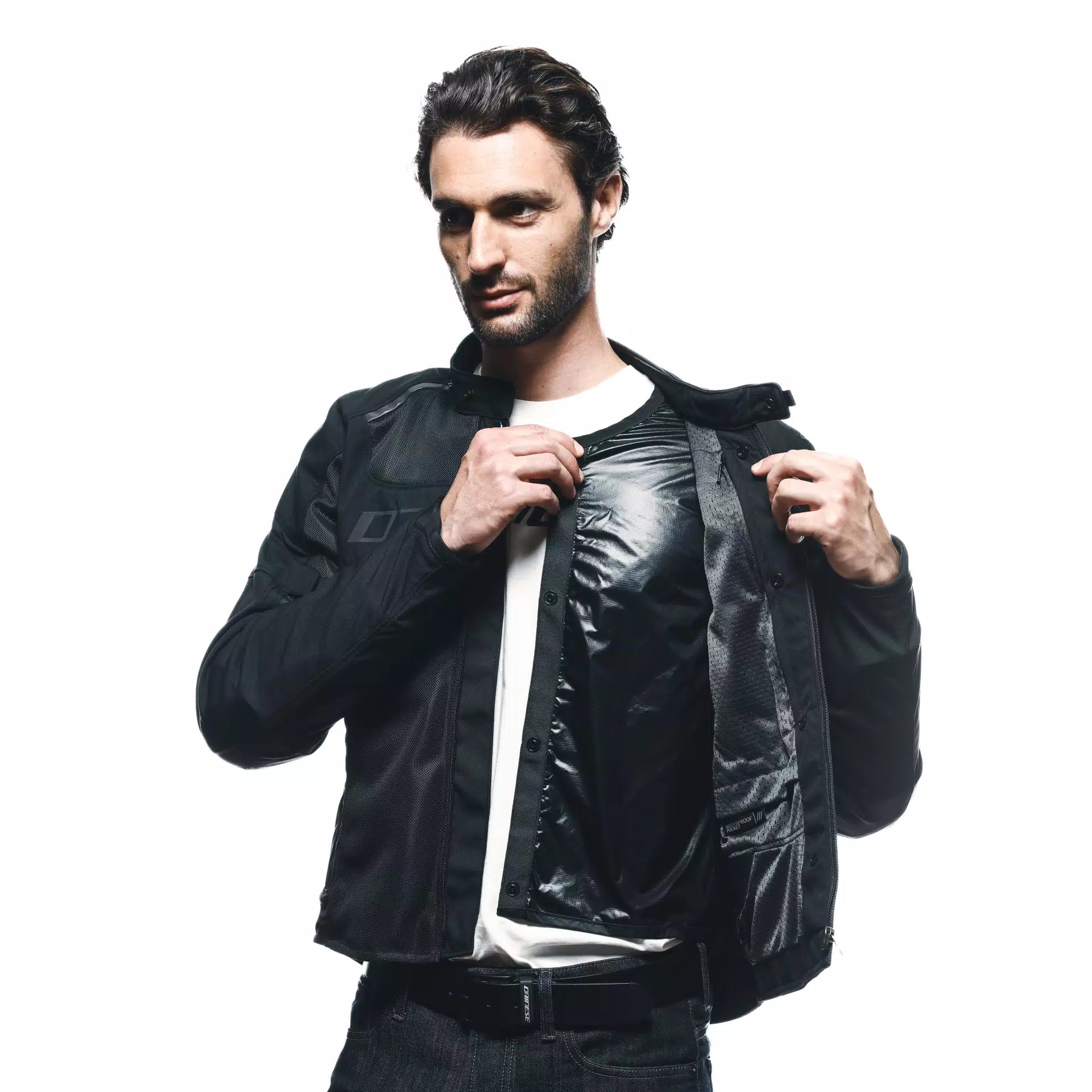 GIACCA DA MOTO IN TESSUTO TRAFORATA DAINESE AIR FRAME 3 NERA