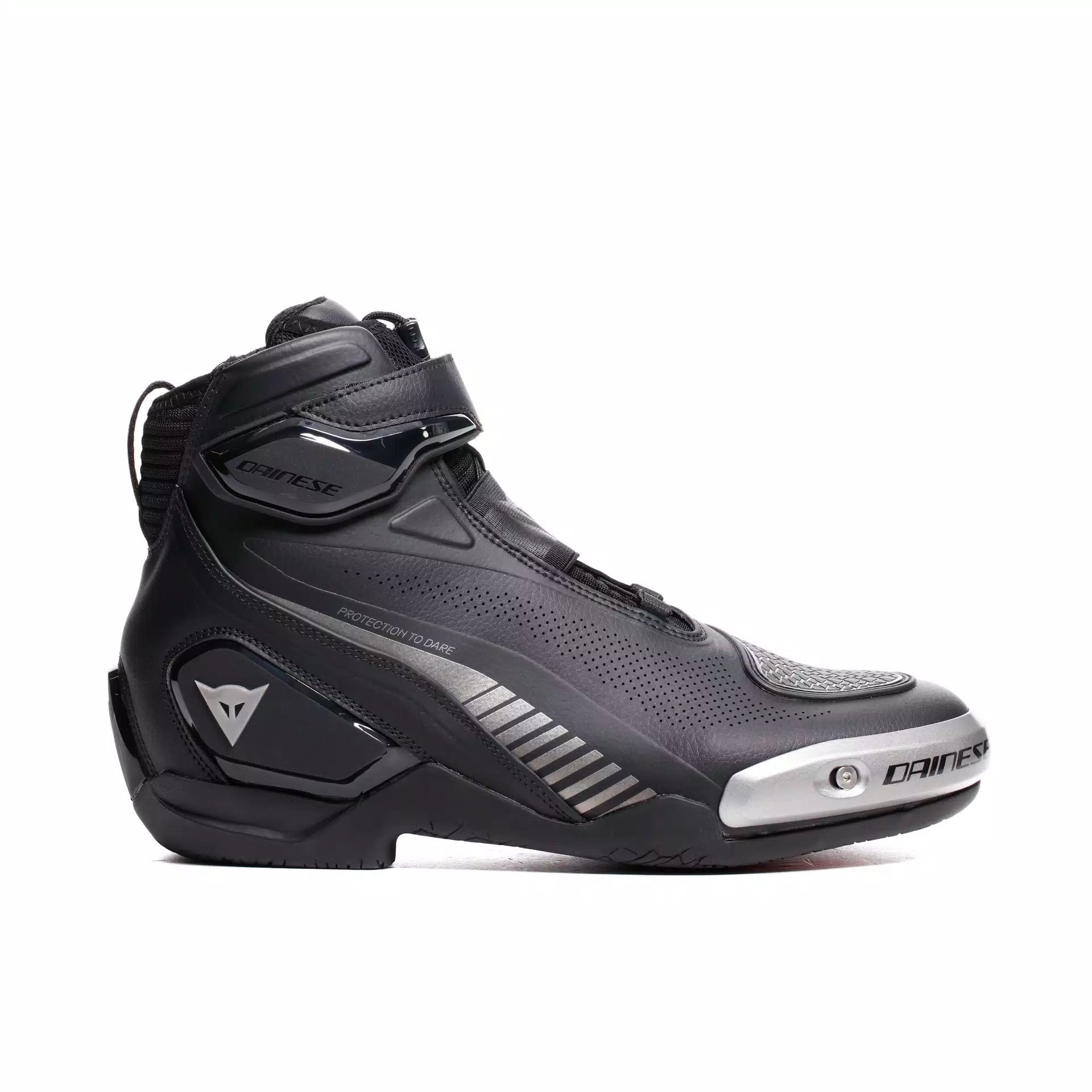 Dainese SuperYara racing motorcycle shoes in black and anthracite with protective features and sporty design.