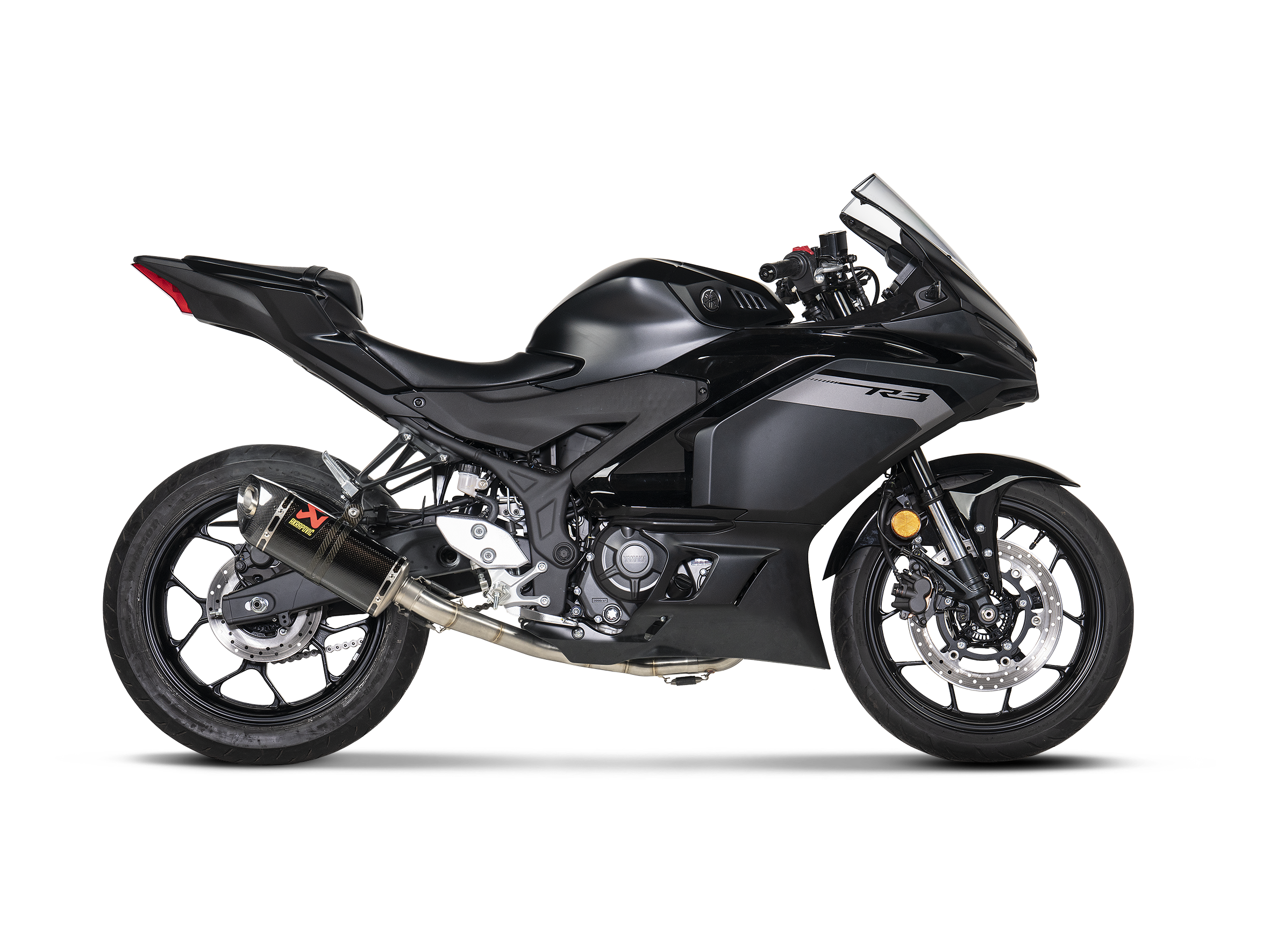 AKRAPOVIC TERMINALE CARBONIO RACING YAMAHA MT 03 YZF R25 R3 2016-26 - AKRAPOVIC immagine 2