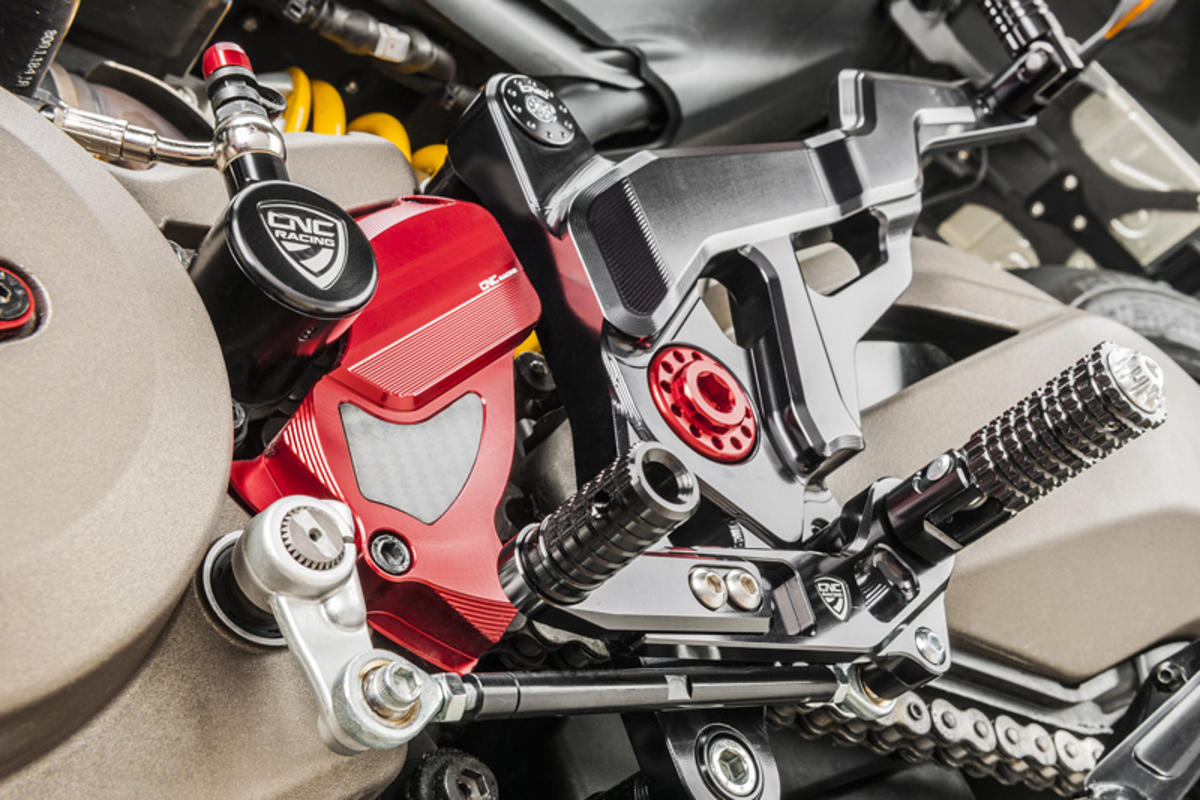 ATTUATORE FRIZIONE Ø28MM CNC RACING DUCATI MULTISTRADA 1200 S 2010 - 17