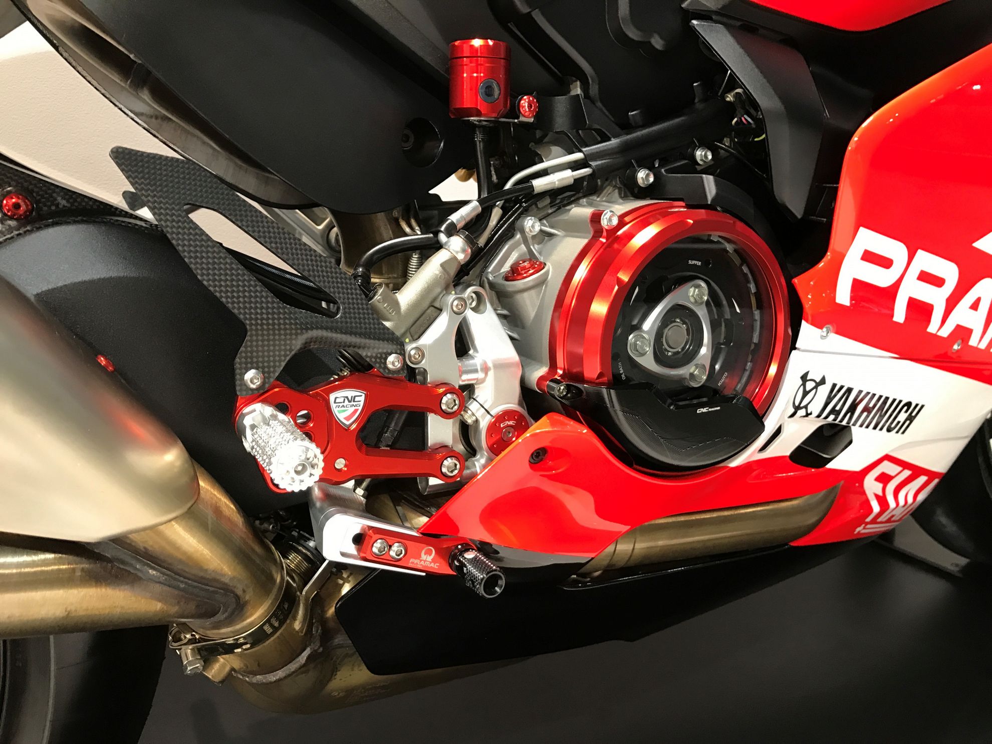 CARTER TRASPARENTE FRIZIONI AD OLIO CNC RACING DUCATI 1199 SUPERLEGGERA