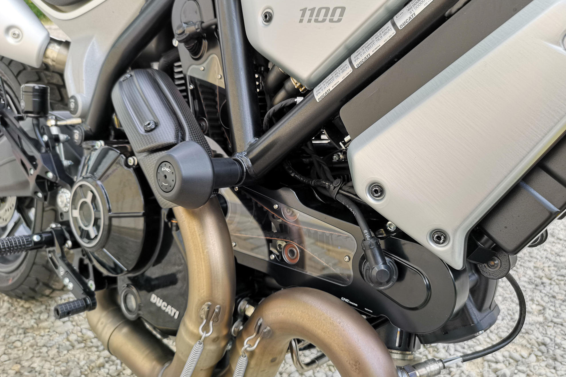 COVER COPRI CINGHIE DISTRIBUZIONE CNC RACING DUCATI HYPERMOTARD 1100 2007 - 09