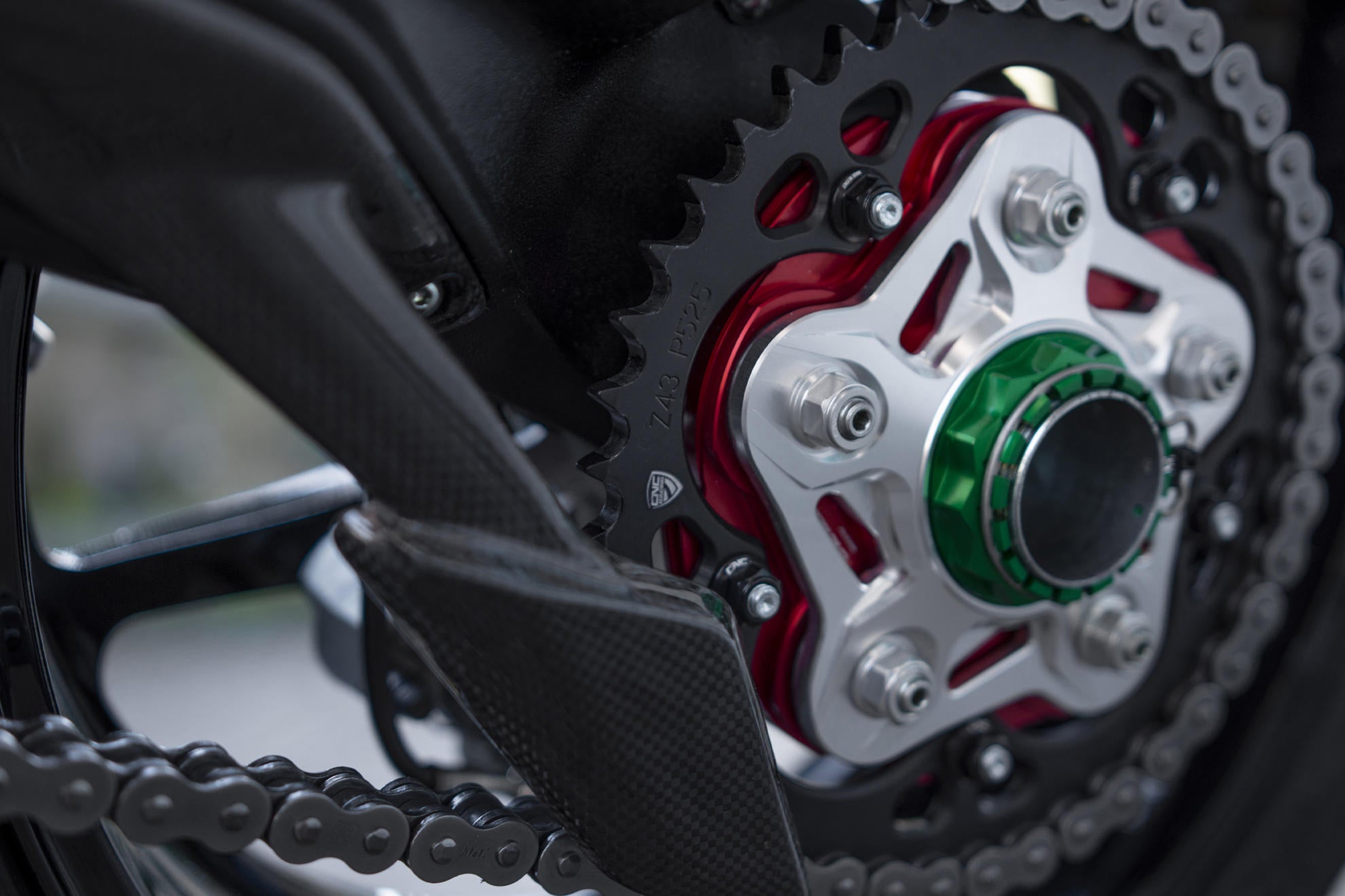 FLANGIA PARASTRAPPI NERO CNC RACING MV AGUSTA SUPERVELOCE 800 S