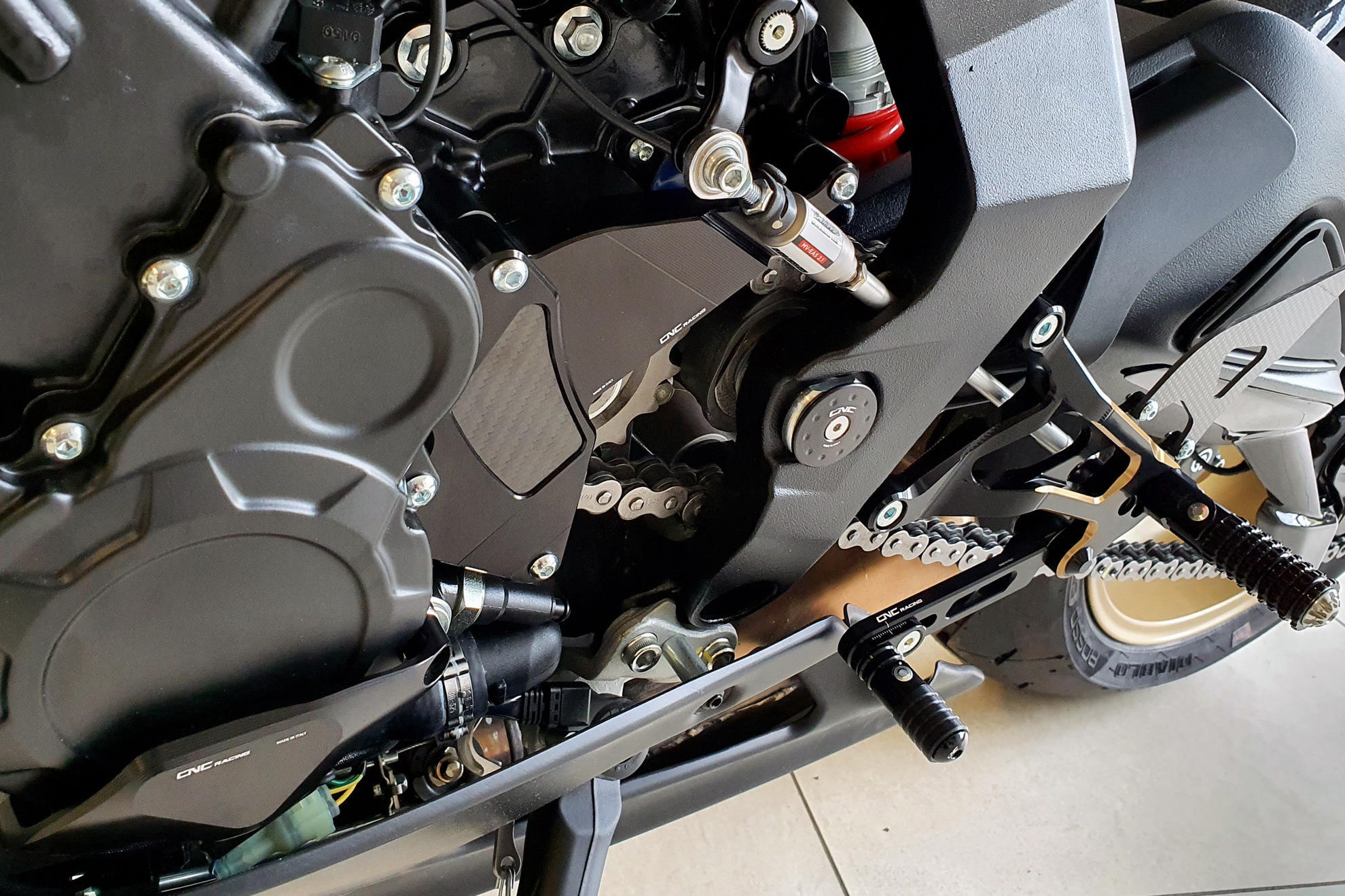 COVER PIGNONE CNC RACING MV AGUSTA DRAGSTER 800 2014 - 17