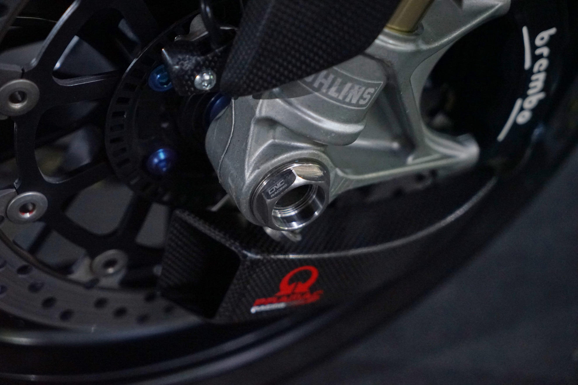 DADO PERNO RUOTA ANTERIORE TITANIO CNC RACING DUCATI XDIAVEL 1262