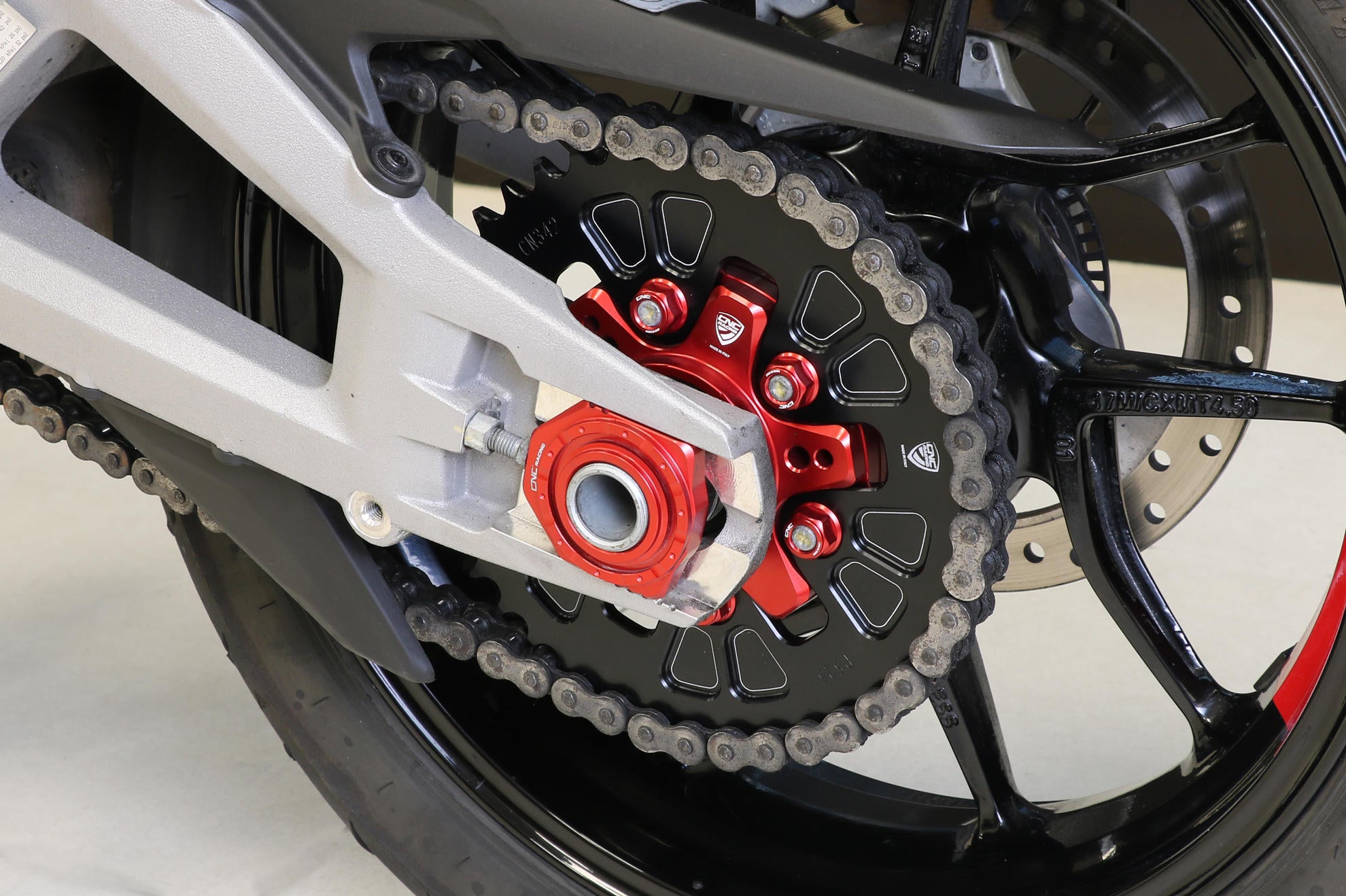 CORONA POSTERIORE Z42 P525 CNC RACING DUCATI MULTISTRADA V4 RALLY 2023