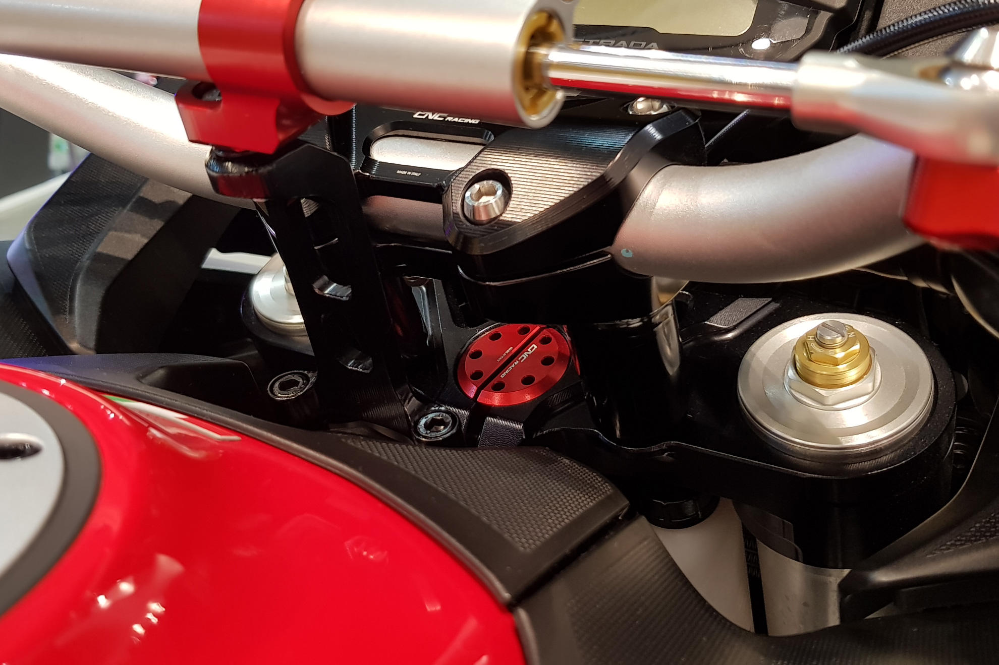 GHIERA DI STERZO NERO CNC RACING DUCATI MONSTER S4