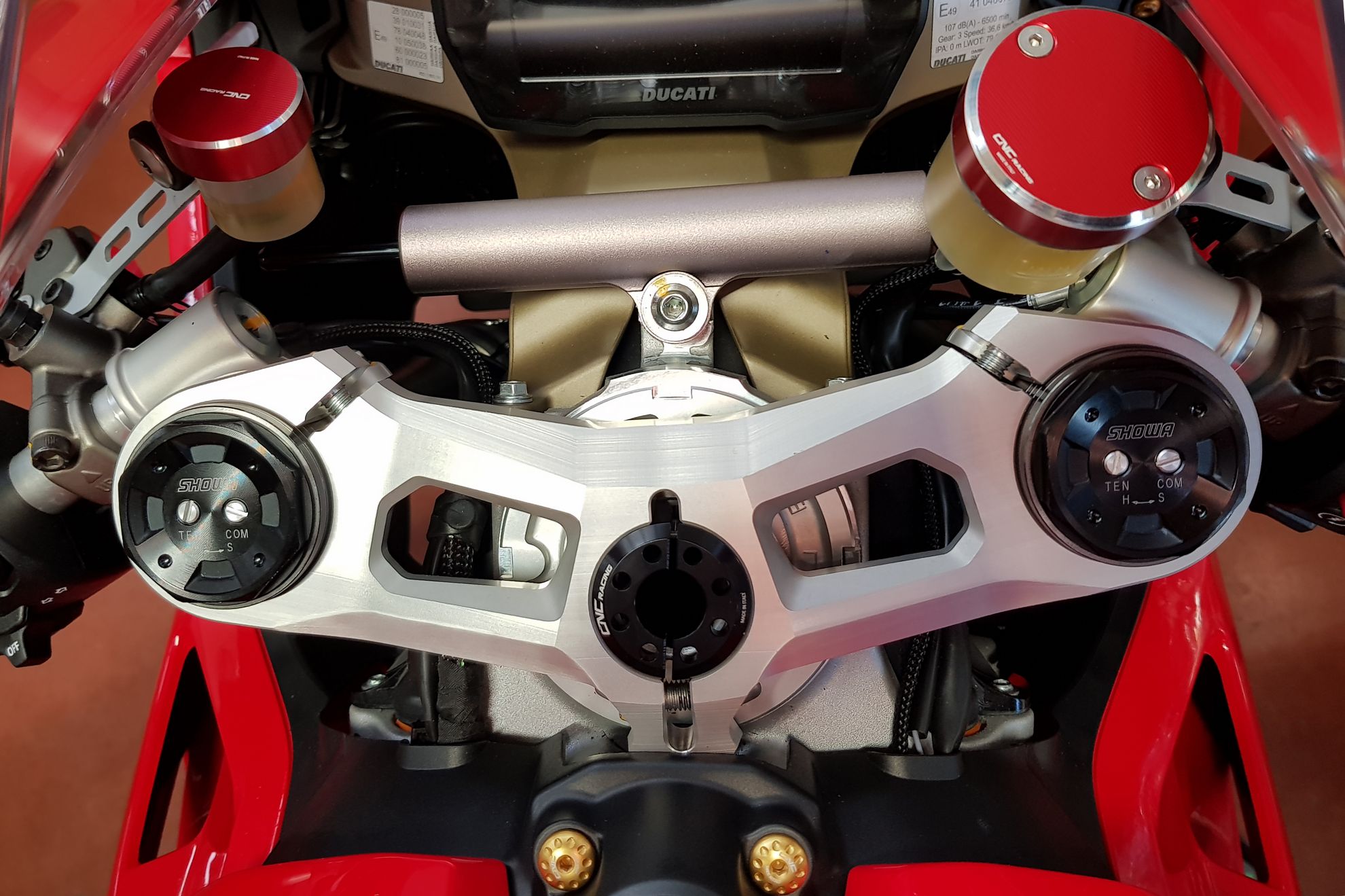 GHIERA DI STERZO NERO CNC RACING DUCATI PANIGALE V4
