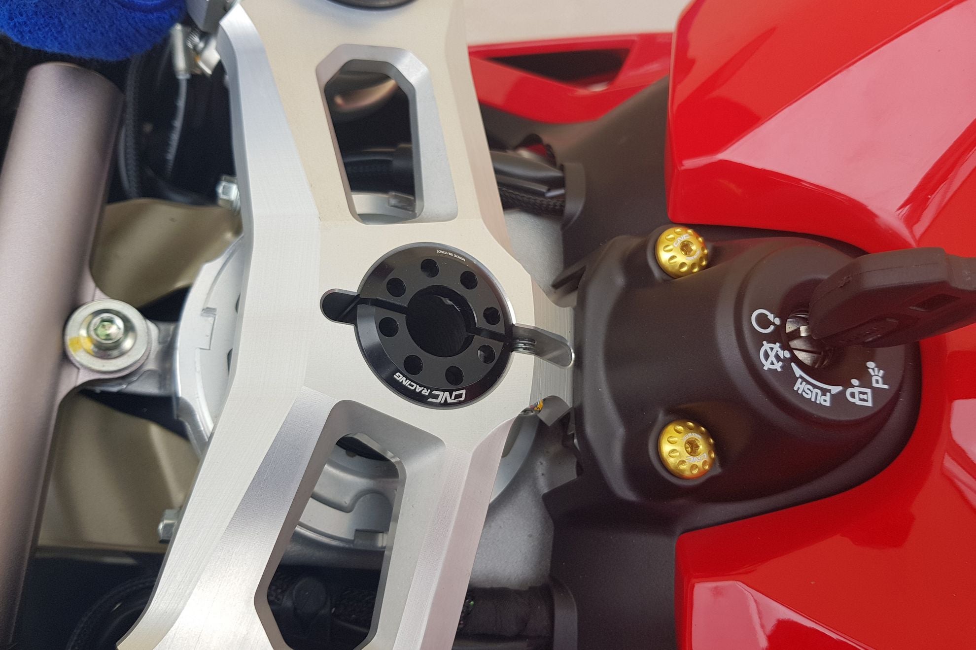 GHIERA DI STERZO NERO CNC RACING DUCATI STREETFIGHTER V2