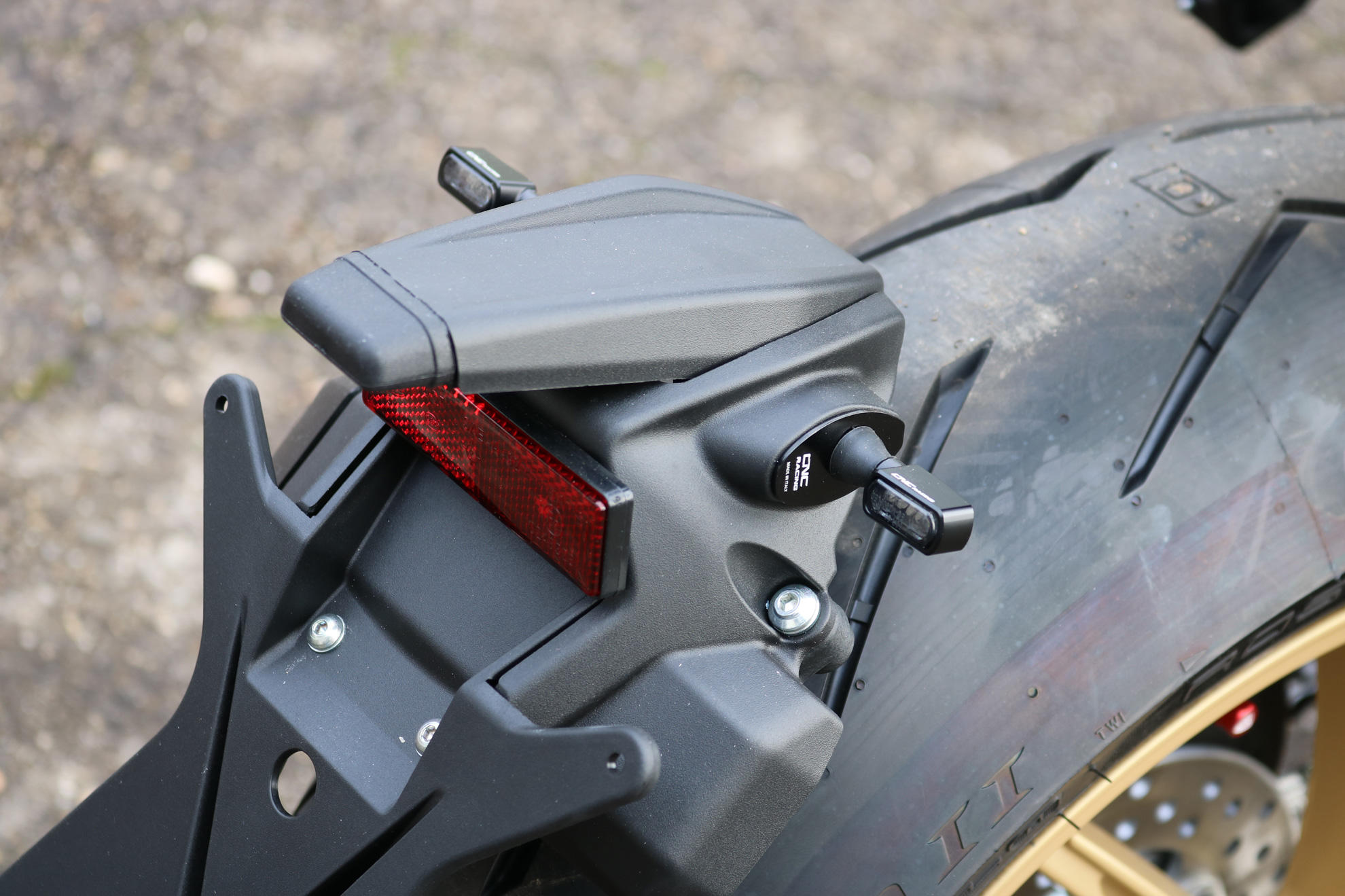 PIASTRINE ADATTATORE FRECCE CNC RACING MV AGUSTA DRAGSTER 800 ROSSO 2020-23