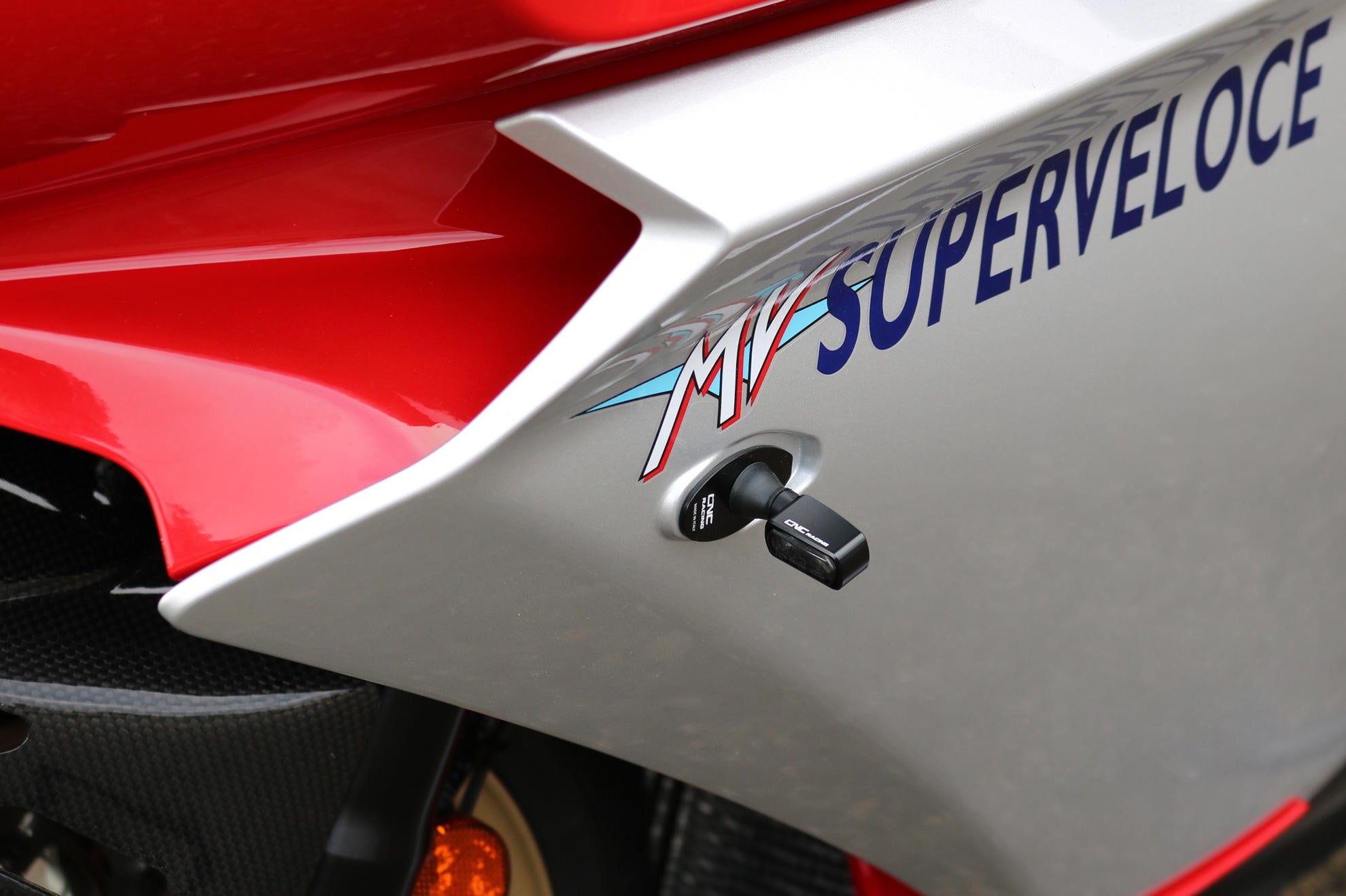 PIASTRINE ADATTATORE FRECCE CNC RACING MV AGUSTA BRUTALE 800 RC 2018-20