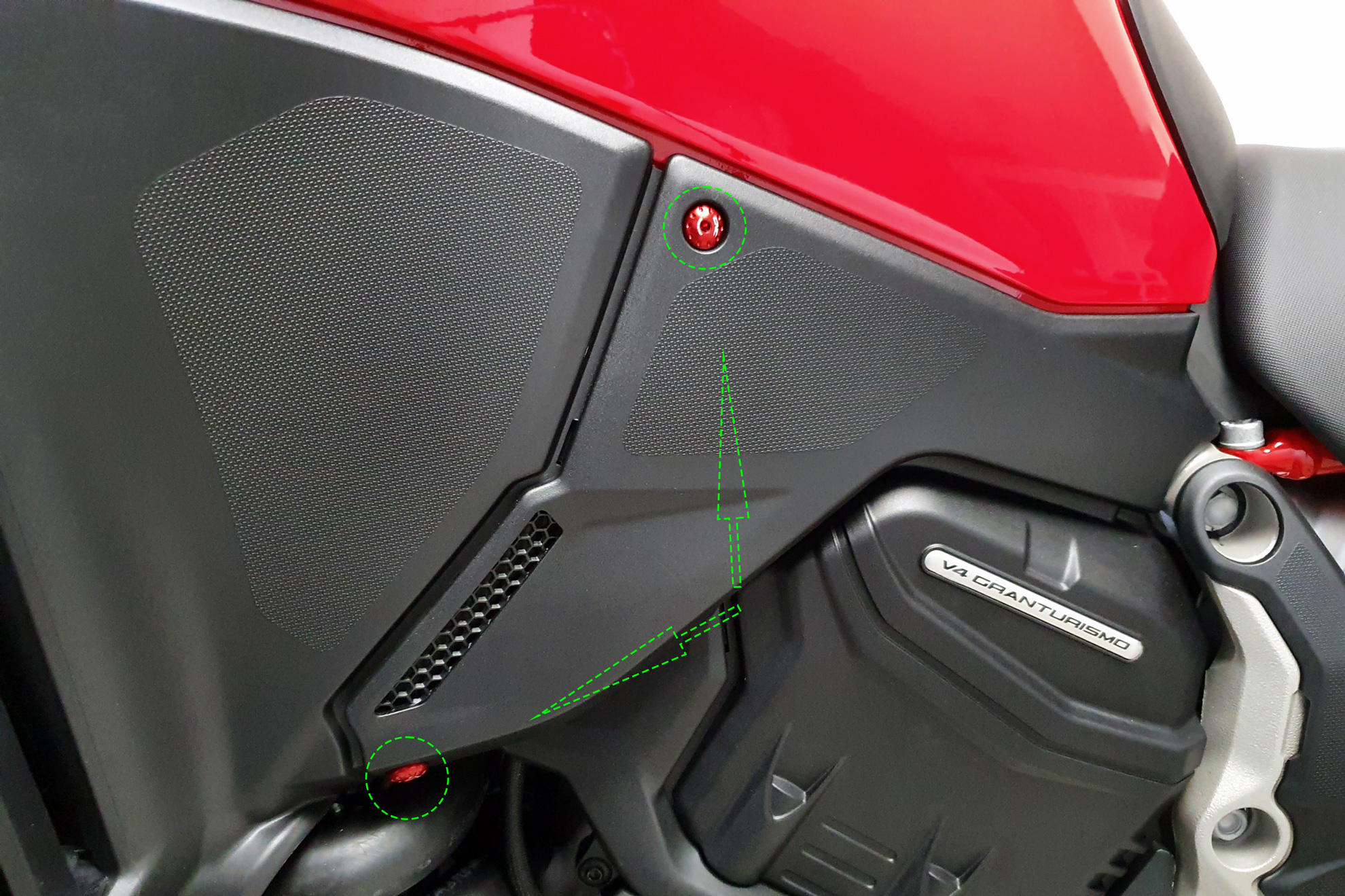 KIT VITI COVER CONVOGLIATORI CNC RACING DUCATI MULTISTRADA V4 S