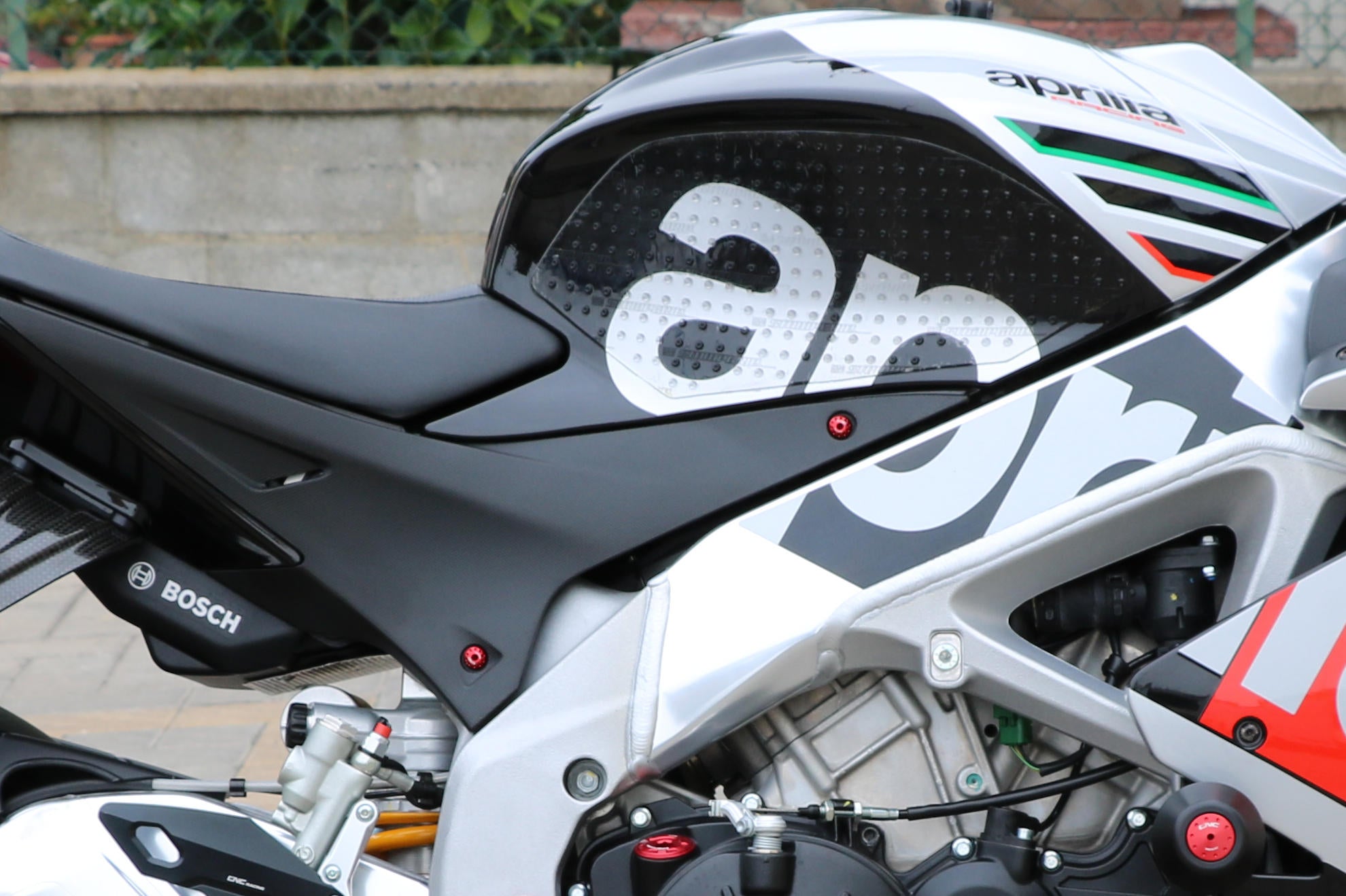 VITI FIANCHETTI LATERALI CNC RACING APRILIA TUONO V4 1100 RR 2015-20