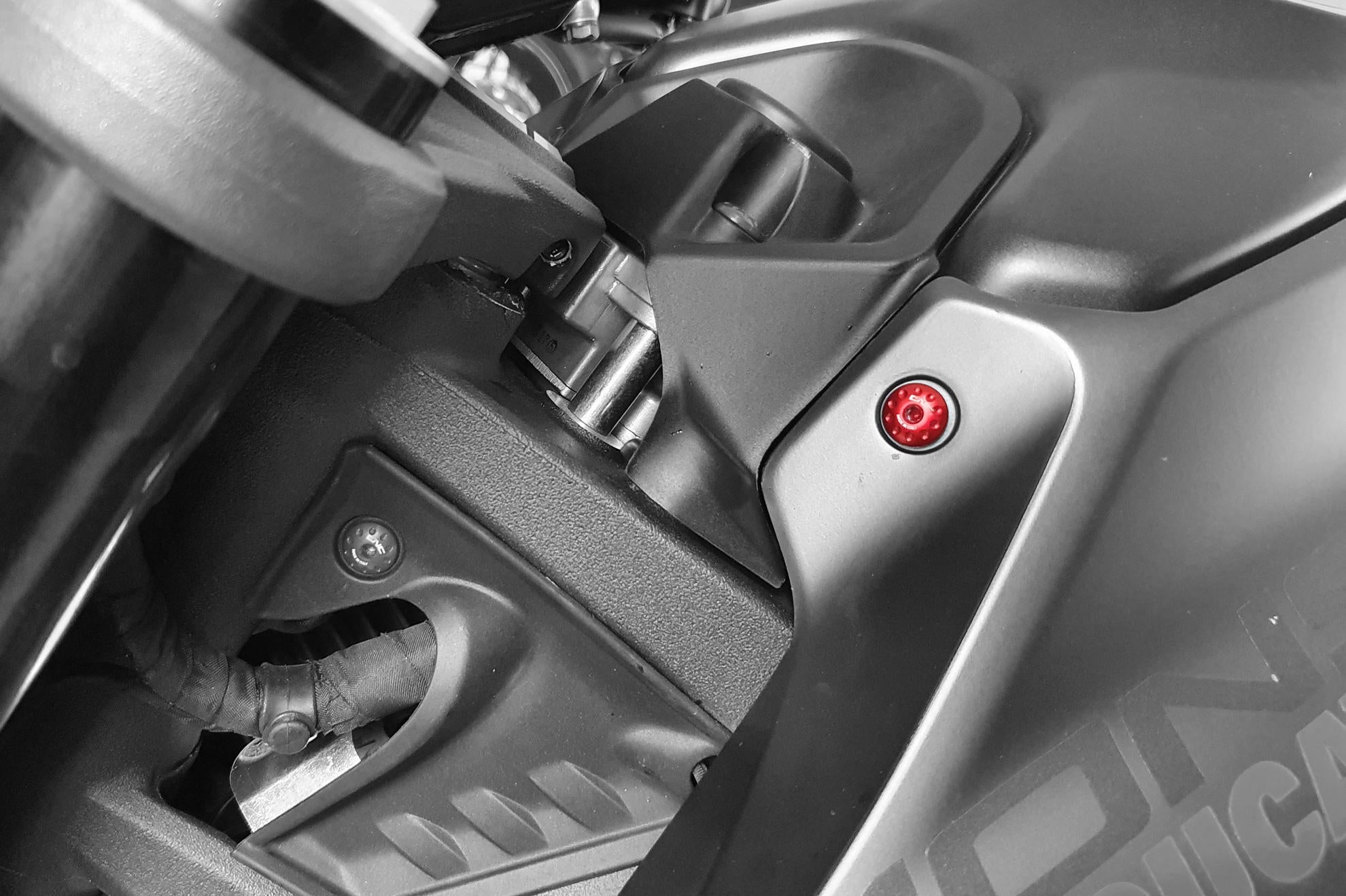 KIT VITI COVER SERBATOIO CNC RACING DUCATI MONSTER 937