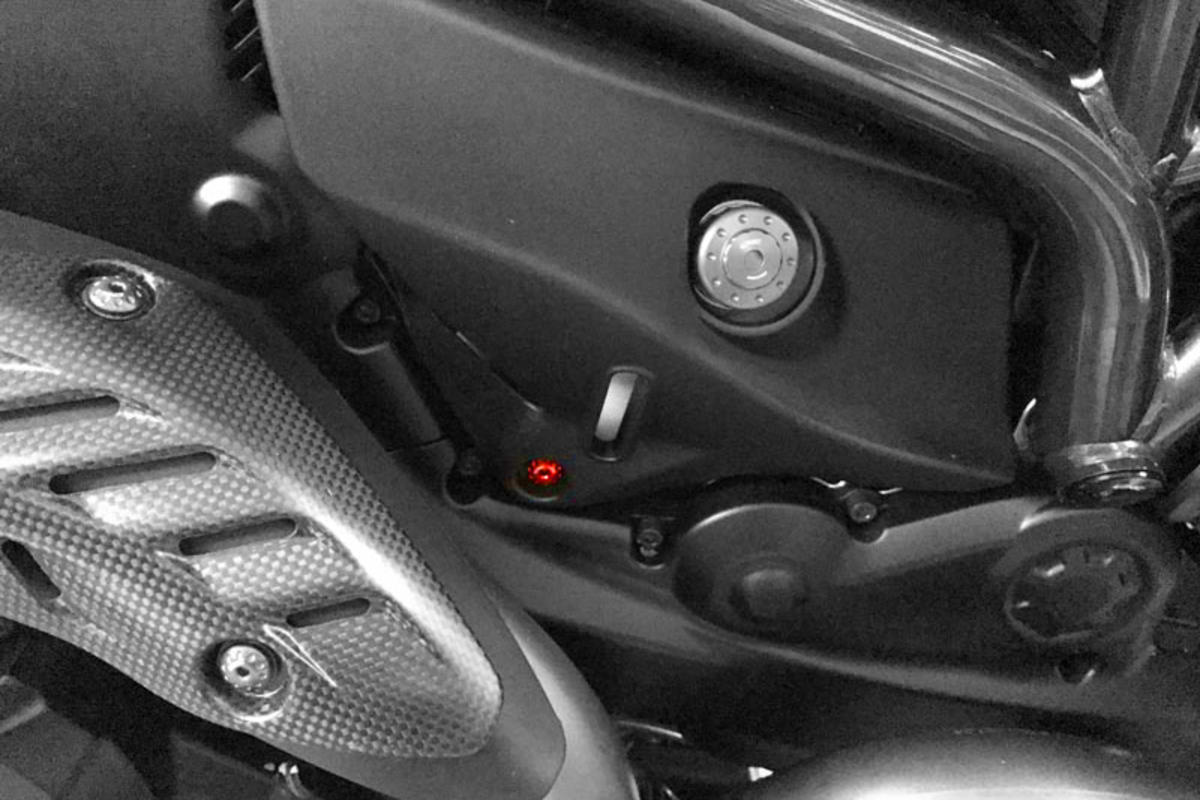 VITI FIANCHETTO SERBATOIO RAFFREDDAMENTO CNC RACING DUCATI MONSTER 1200