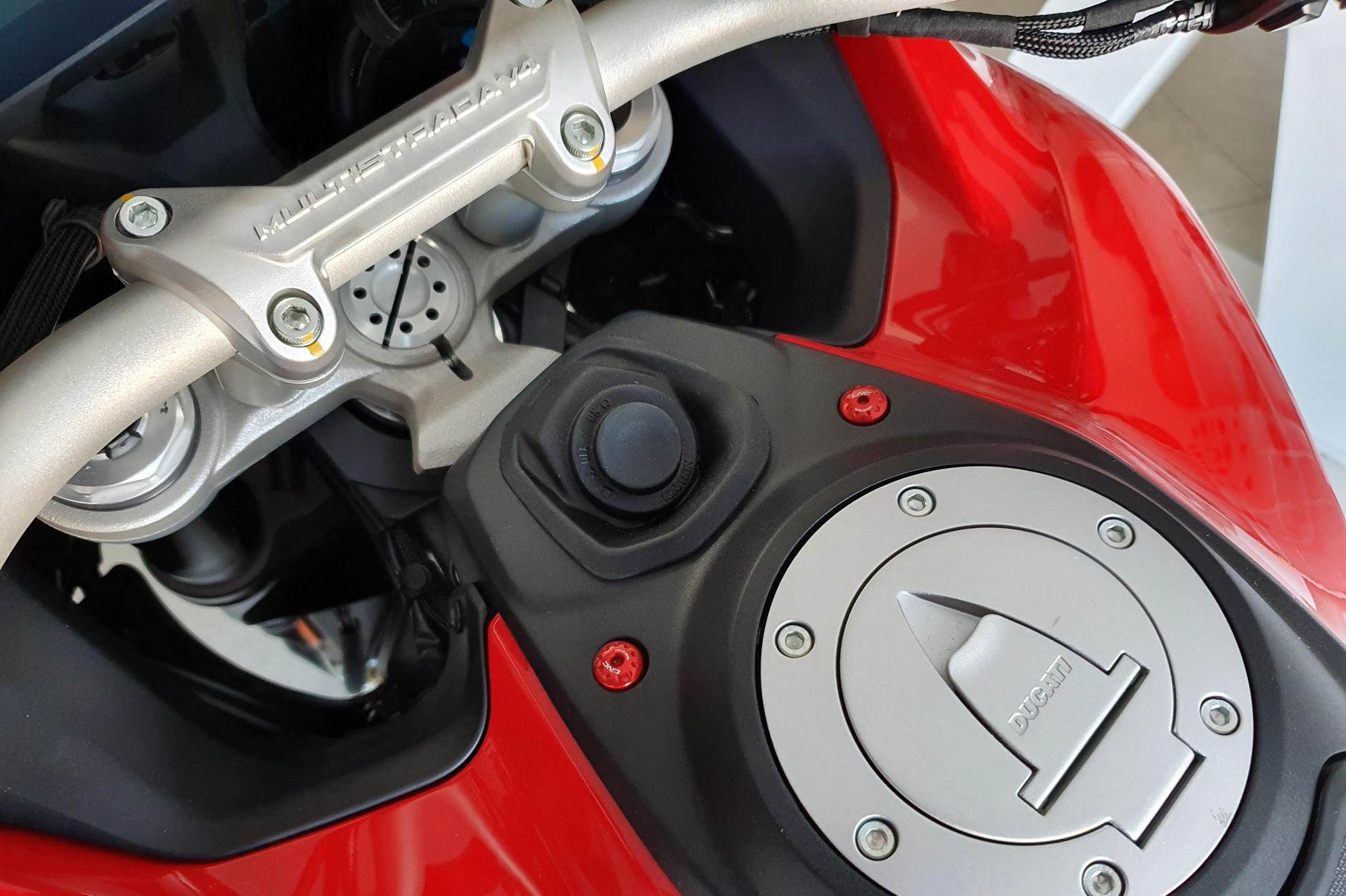 VITI COVER SERBATOIO CNC RACING DUCATI MULTISTRADA V4 S