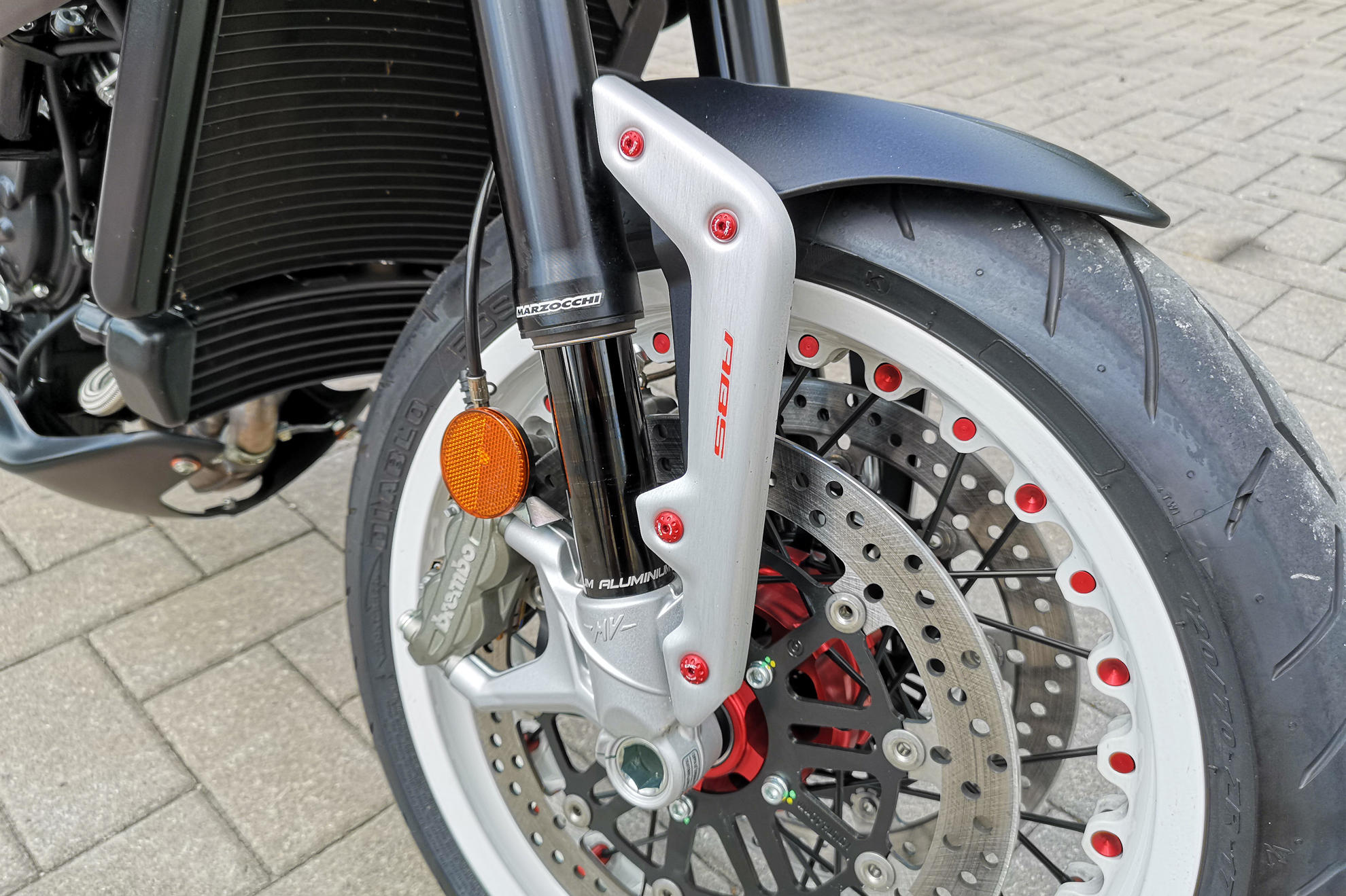 VITI PARAFANGO ANTERIORE CNC RACING MV AGUSTA DRAGSTER 800 RR 2015-23