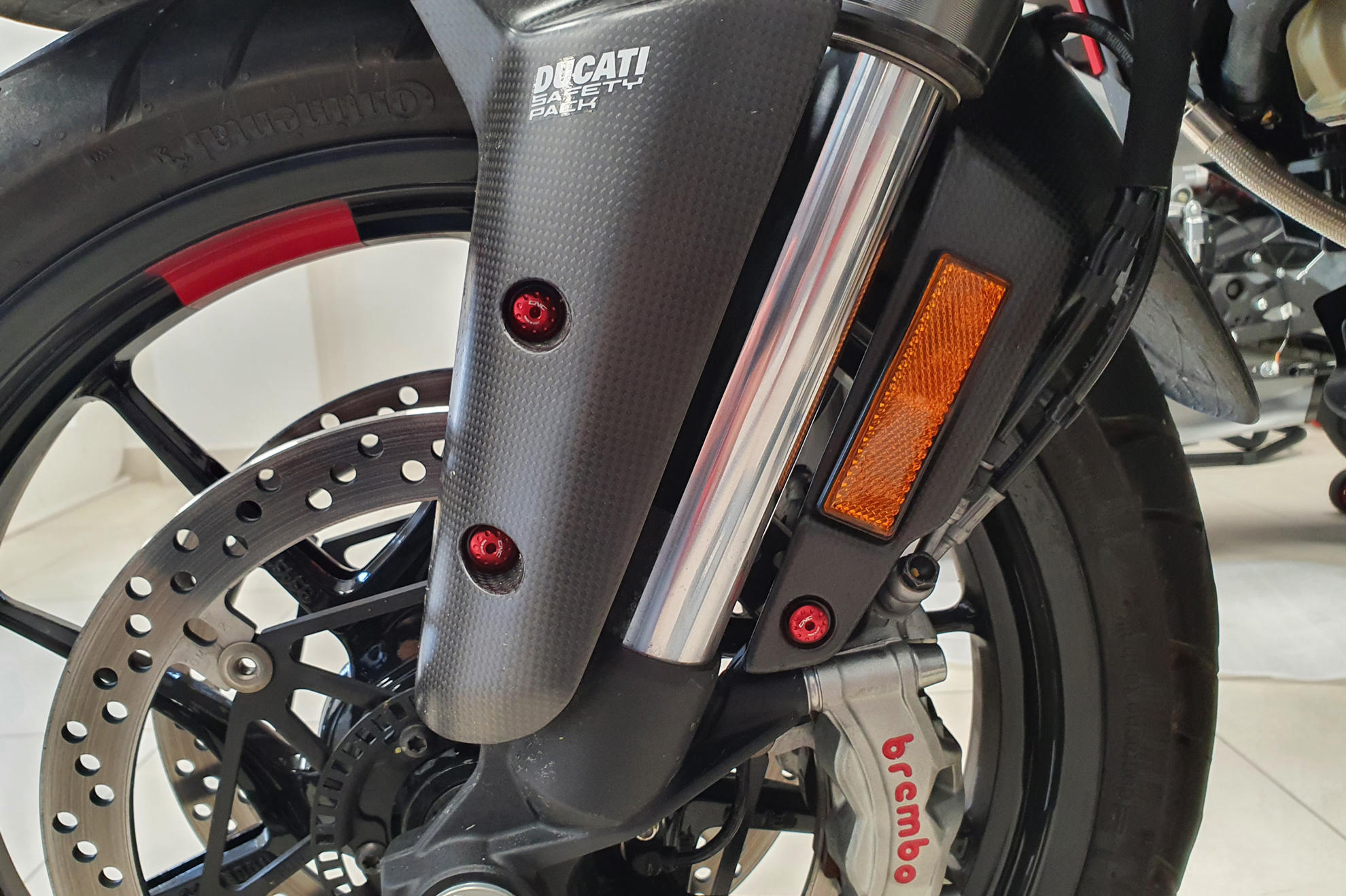 VITI PARAFANGO ANTERIORE CNC RACING DUCATI MULTISTRADA V4 S