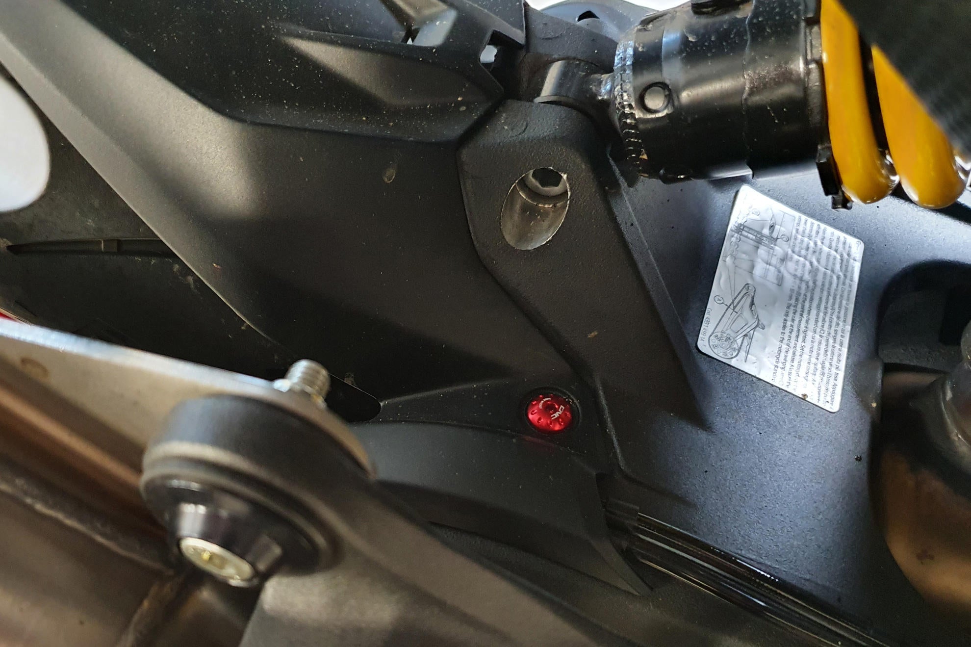 VITI PARAFANGO POSTERIORE CNC RACING DUCATI MONSTER 937