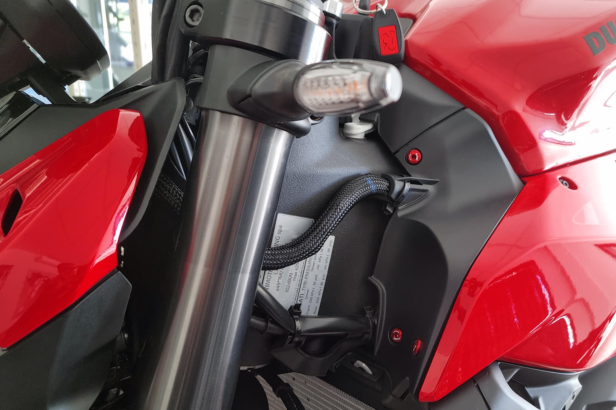 VITI COVER CANNOTTO DI STERZO CNC RACING DUCATI STREETFIGHTER V2