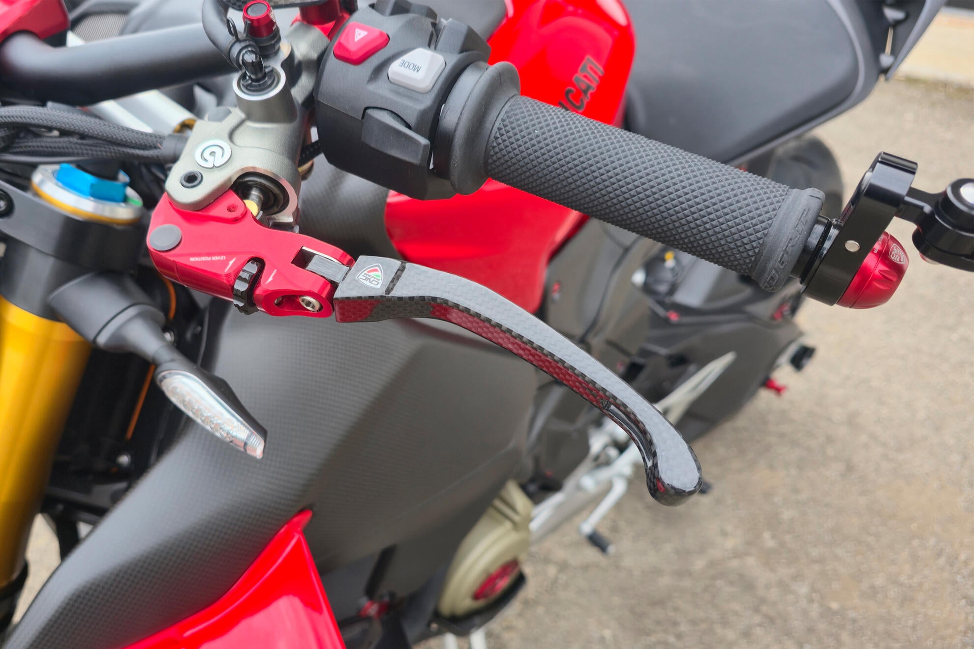 LEVA FRIZIONE RACE EVO CARBONIO LUCIDO CNC RACING MV AGUSTA RUSH 1000