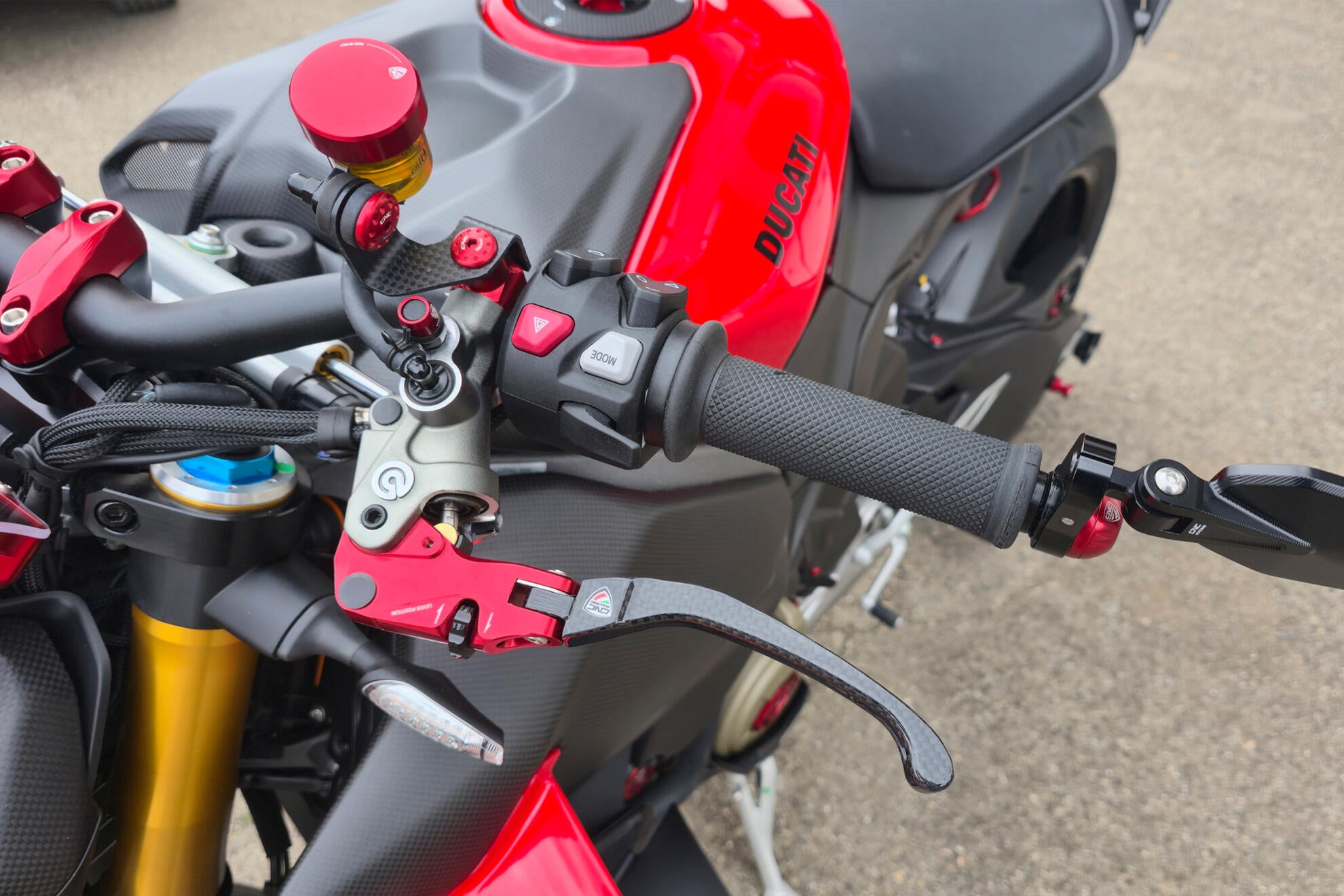 LEVA FRIZIONE RACE EVO CARBONIO LUCIDO CNC RACING APRILIA RSV 1000 R