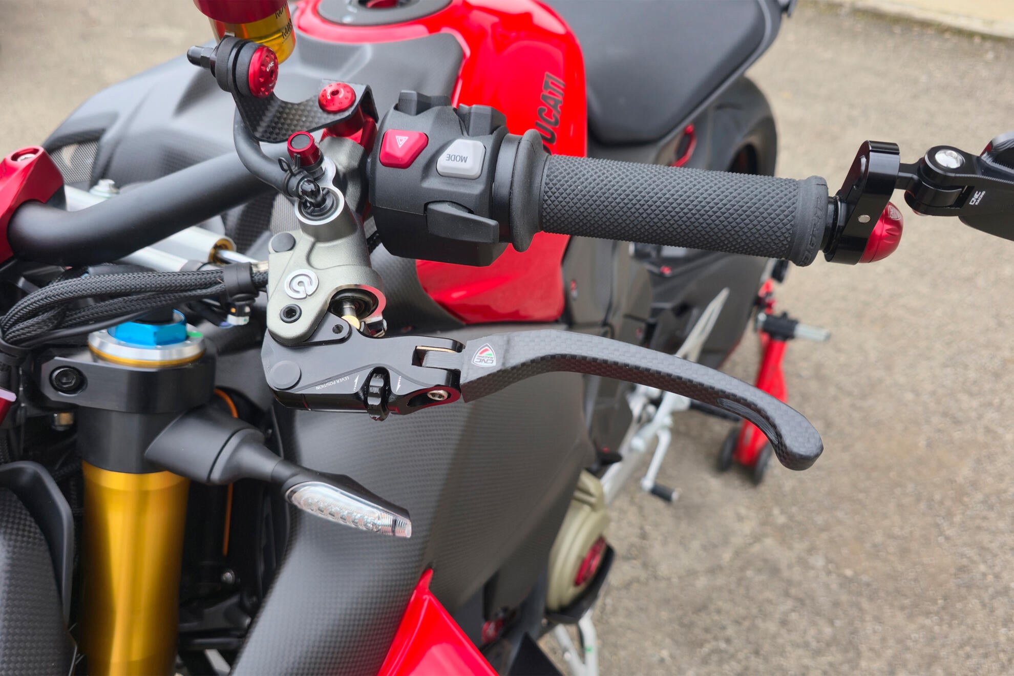 LEVA FRIZIONE RACE EVO CARBONIO OPACO CNC RACING DUCATI MULTISTRADA 1260