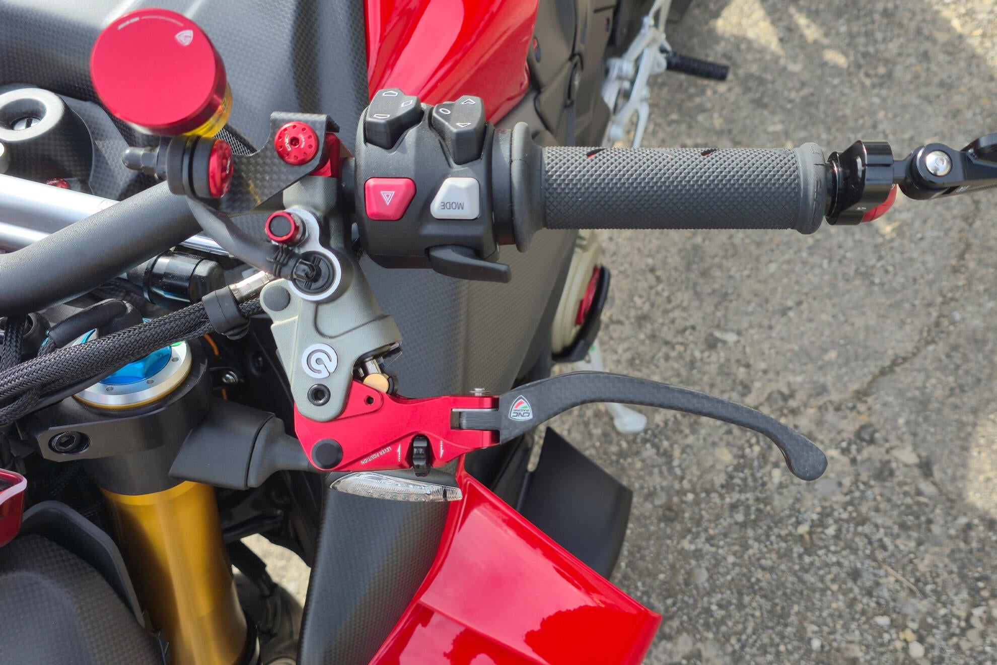 LEVA FRIZIONE RACE EVO PIEGHEVOLE CARBONIO OPACO CNC RACING DUCATI 999 2002-06