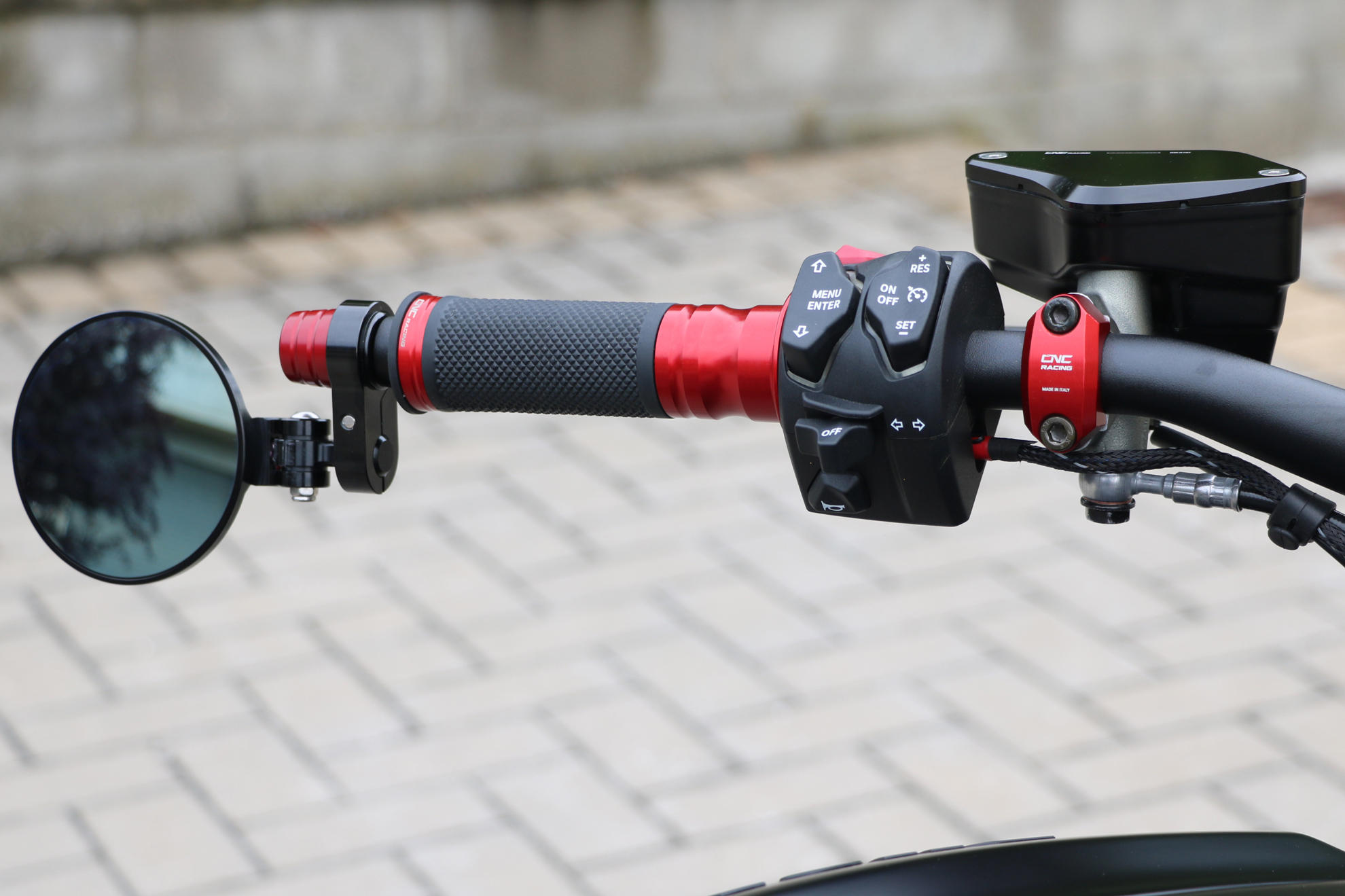 TAPPI SERBATOI FLUIDO FRENO E FRIZIONE TOUCH CNC RACING DUCATI DIAVEL 1260