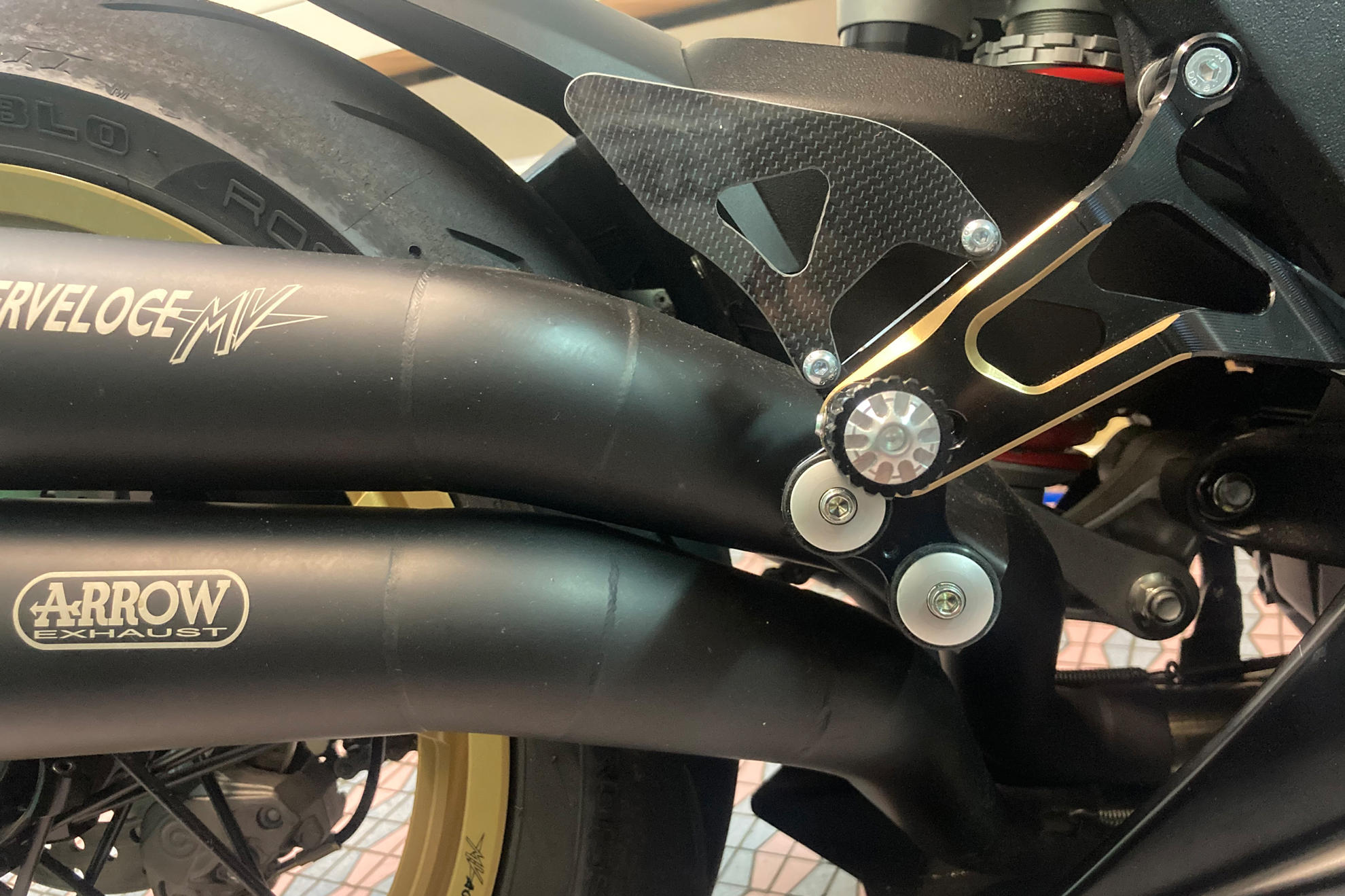 PARATACCO LATO DESTRO PER PEDANE PE227 CNC RACING MV AGUSTA F3 675 RC 2018-19