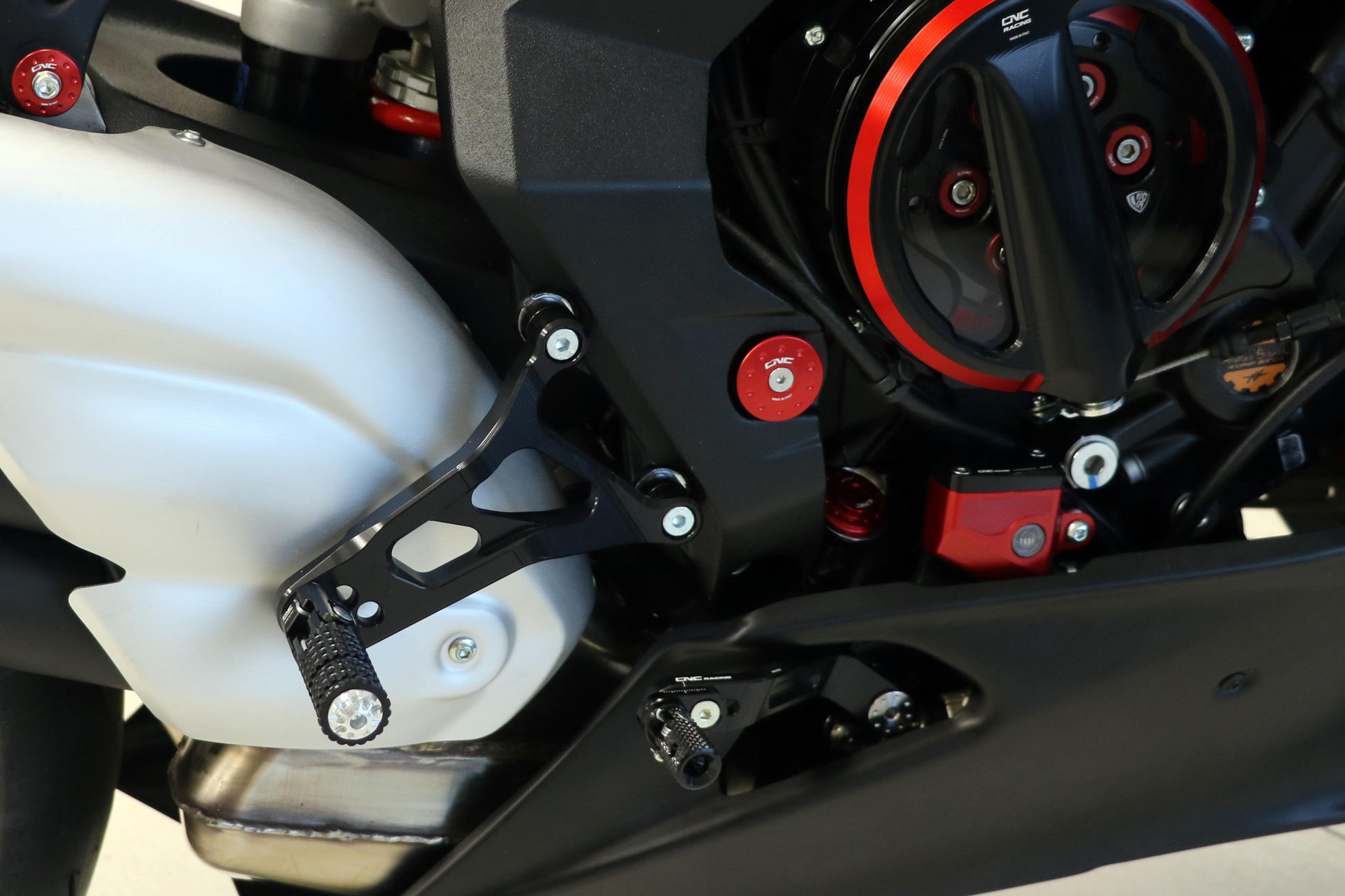 PEDANE REGOLABILI CNC RACING MV AGUSTA F3 675 RC 2018-19