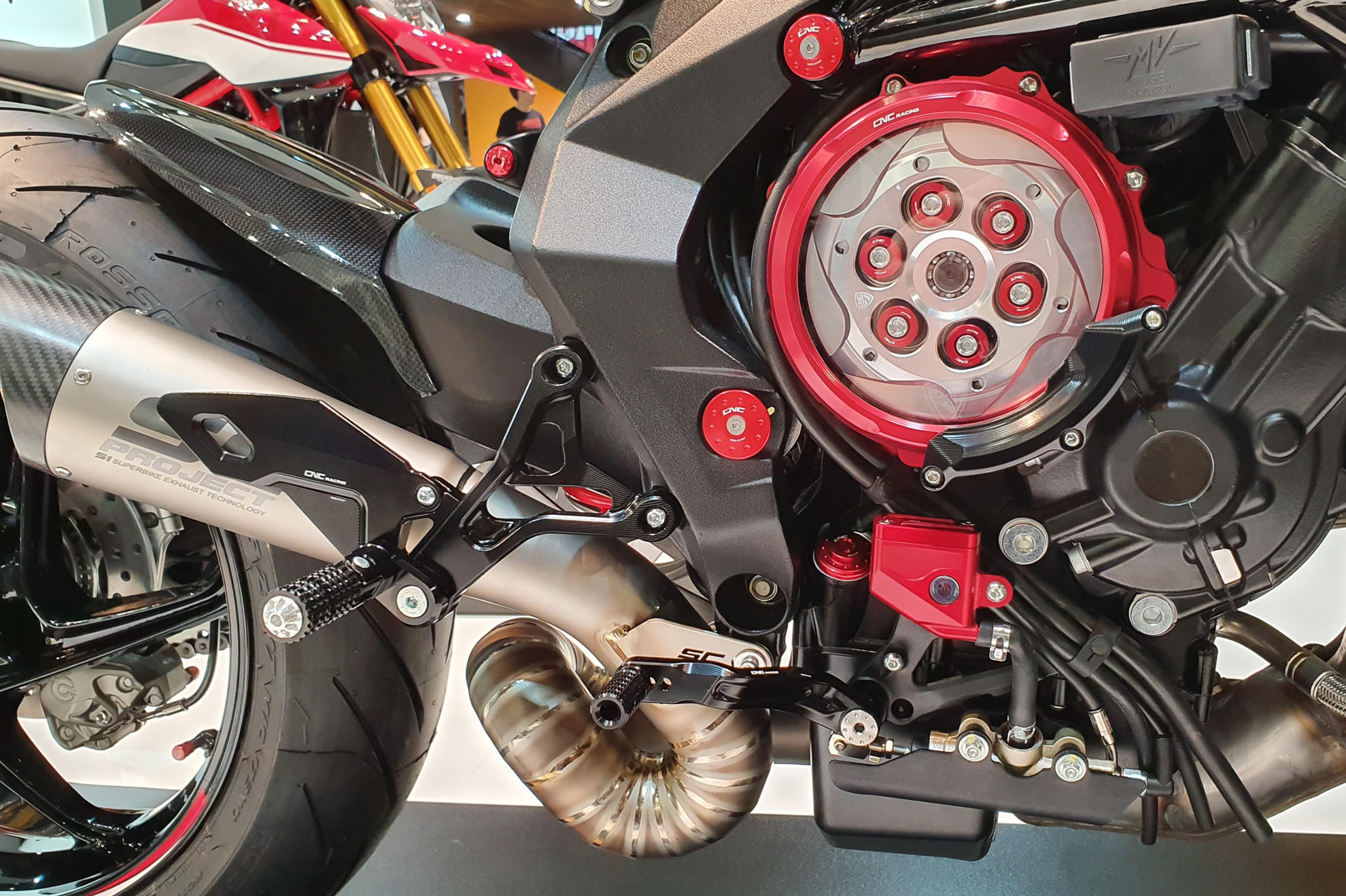 PEDANE PILOTA REGOLABILI CNC RACING MV AGUSTA BRUTALE 800 2016-19