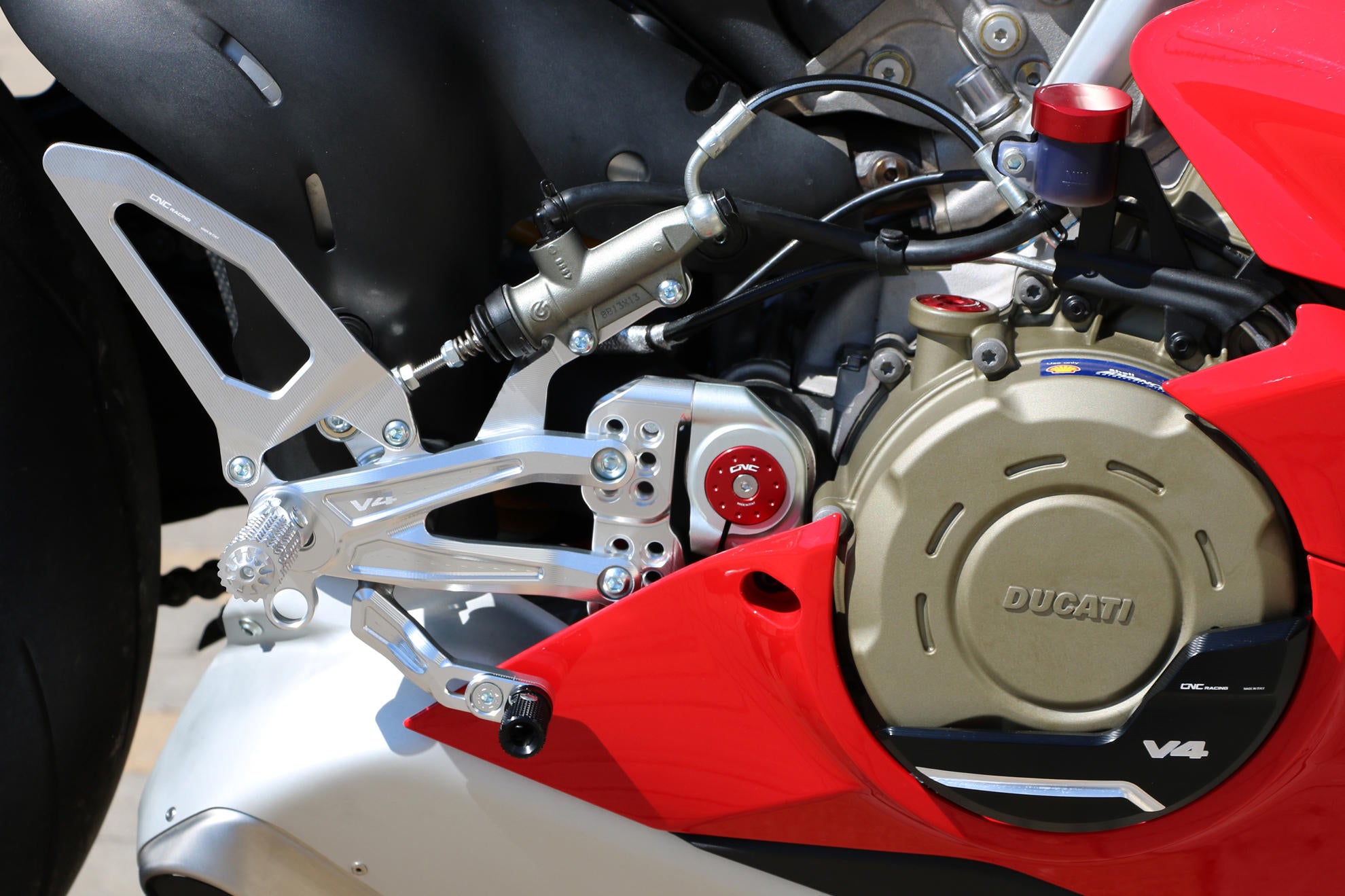 PEDANE REGOLABILI CNC RACING DUCATI PANIGALE V4 S