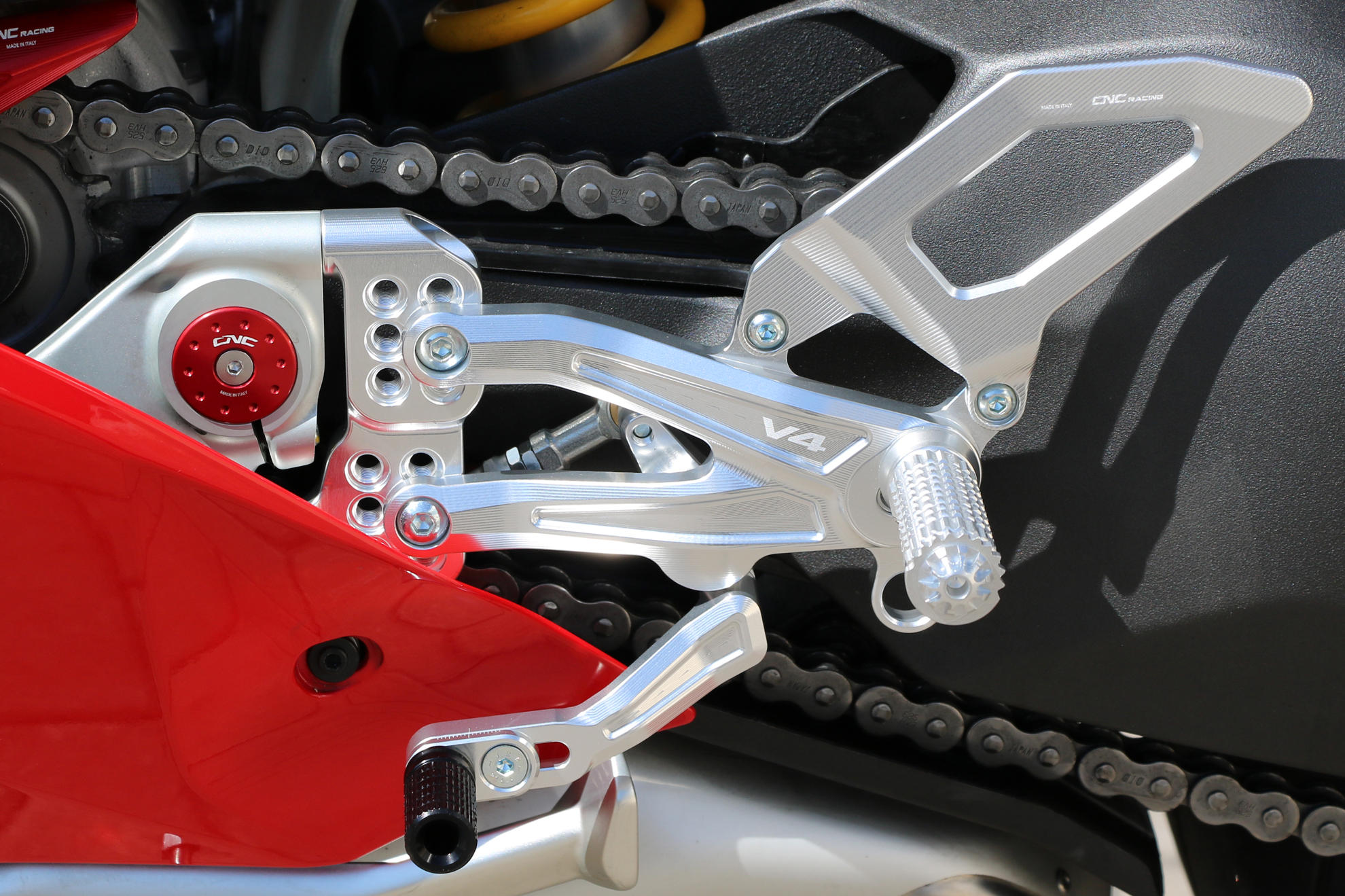 PEDANE REGOLABILI EASY CNC RACING DUCATI PANIGALE V4 R