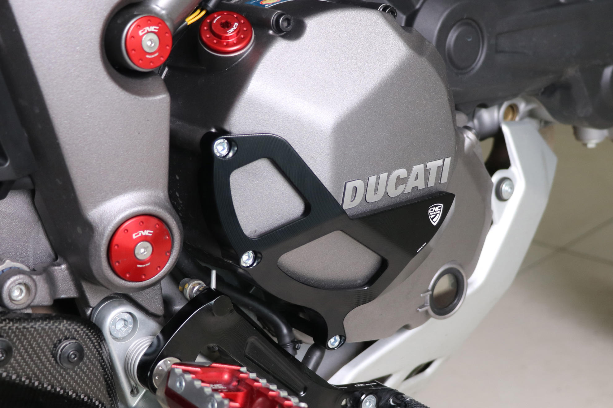 PROTEZIONE CARTER FRIZIONE CNC RACING DUCATI MULTISTRADA 1260 ENDURO 2019-21