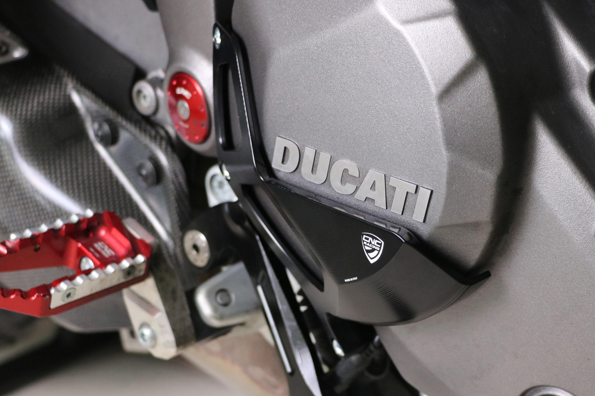 PROTEZIONE CARTER FRIZIONE CNC RACING DUCATI MULTISTRADA 1200 2015-17