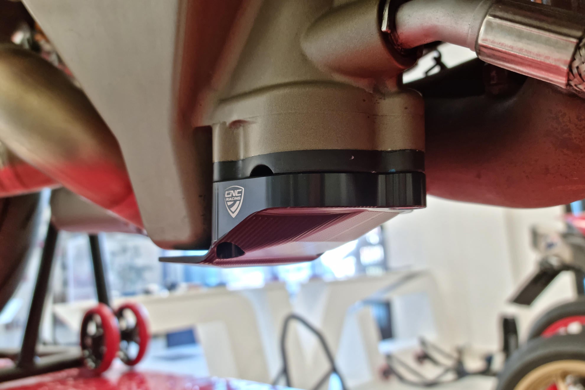 PROTEZIONE COPPA OLIO CNC RACING DUCATI PANIGALE V4 R