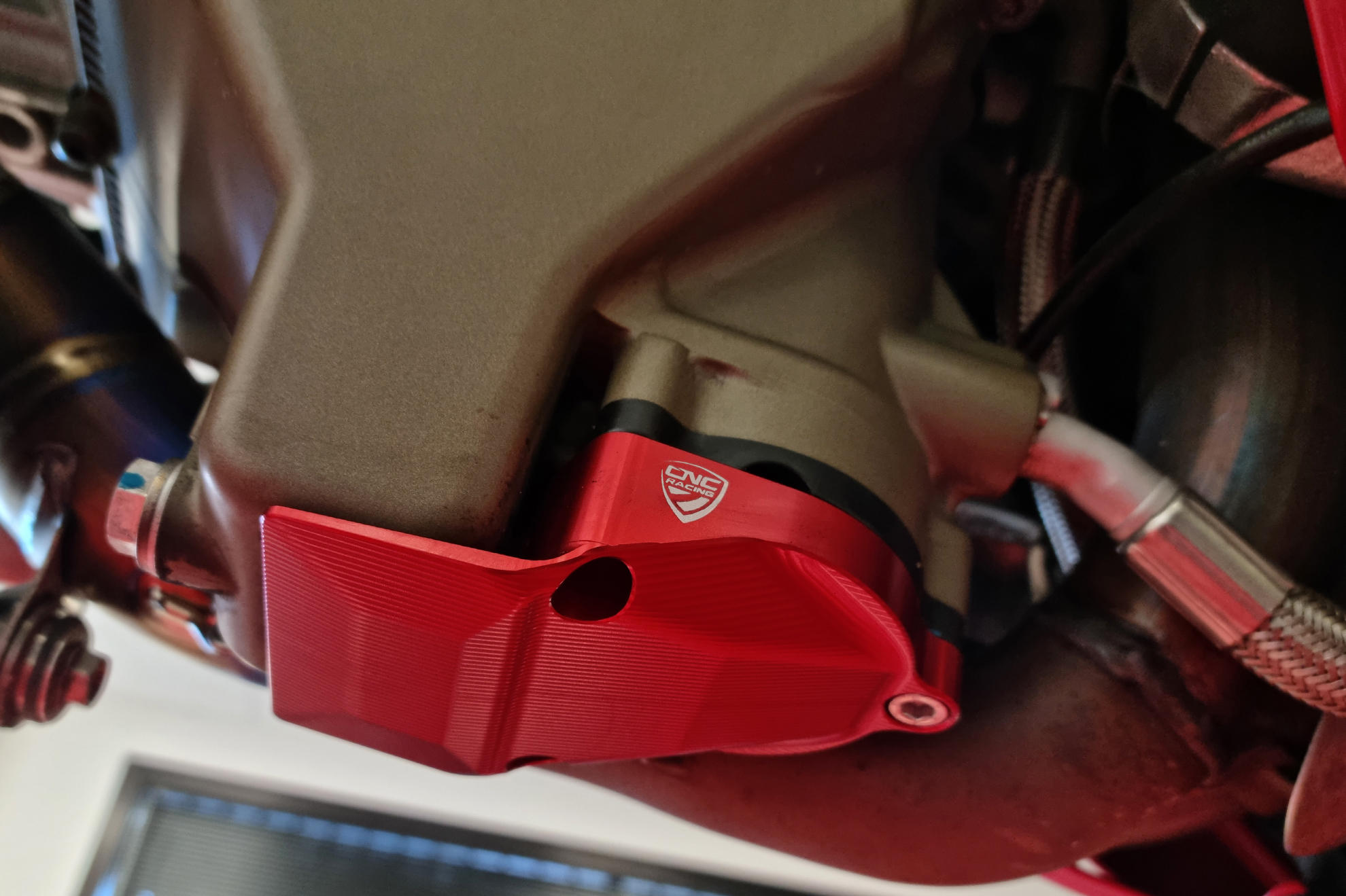 PROTEZIONE COPPA OLIO CNC RACING DUCATI PANIGALE V4