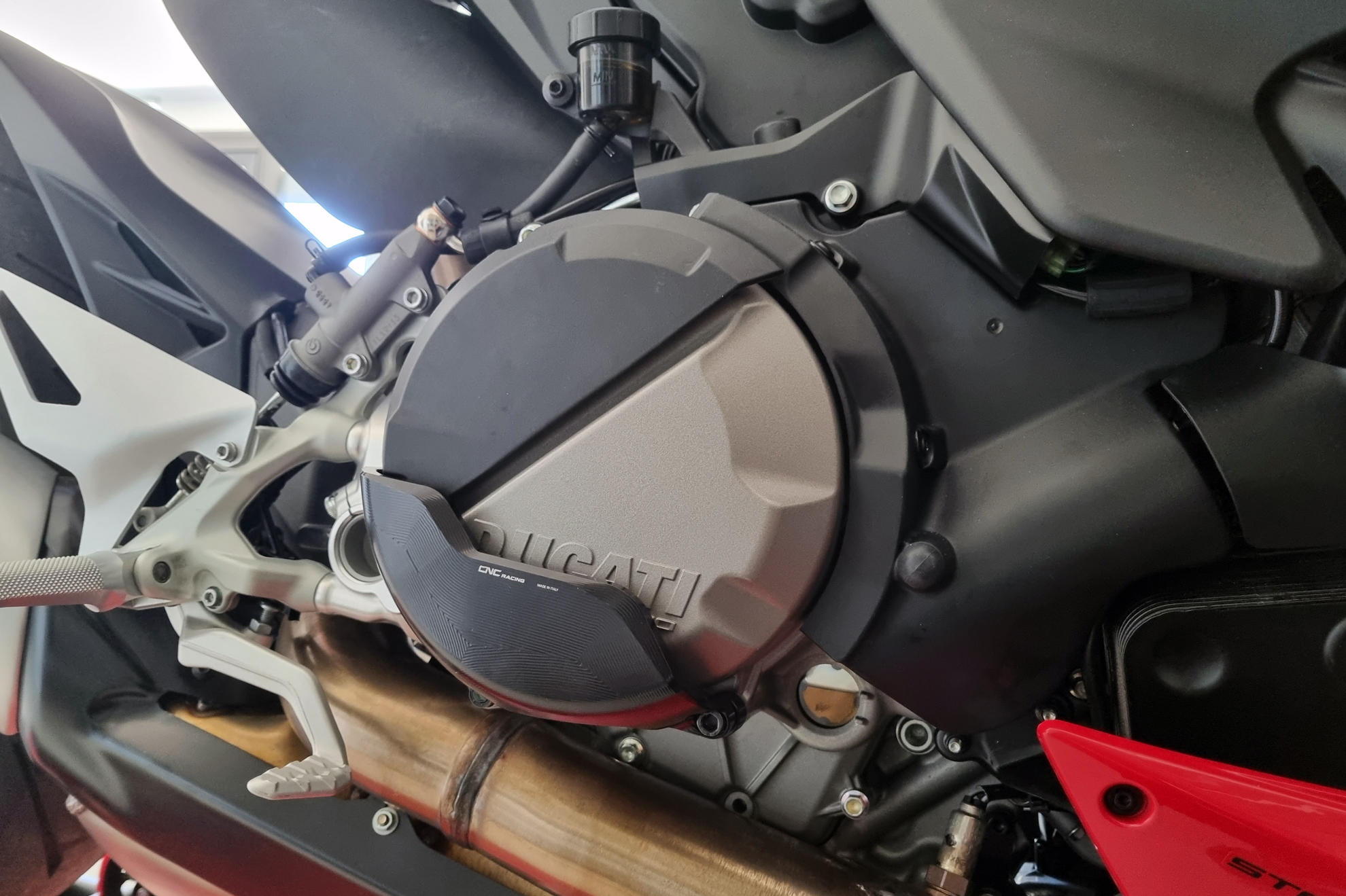 PROTEZIONE CARTER FRIZIONE CNC RACING DUCATI STREETFIGHTER V2